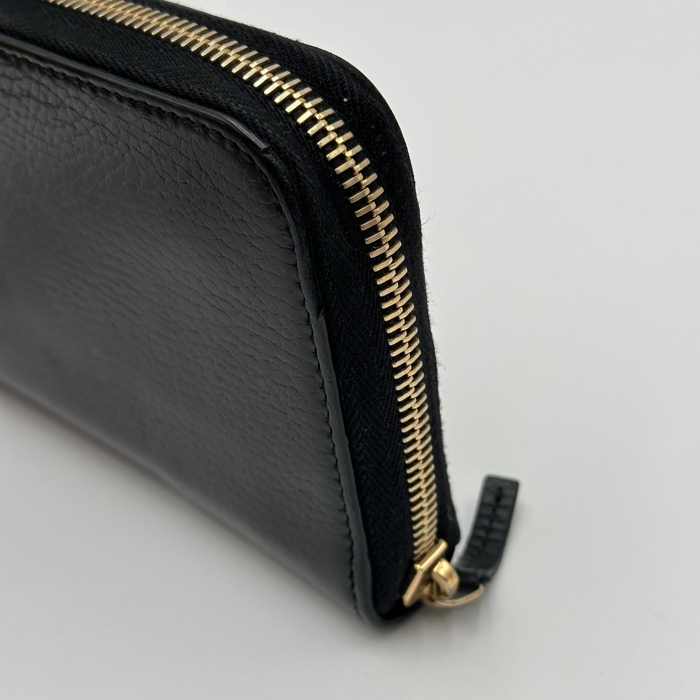 Authentic GUCCI Calfskin Zipper Wallet