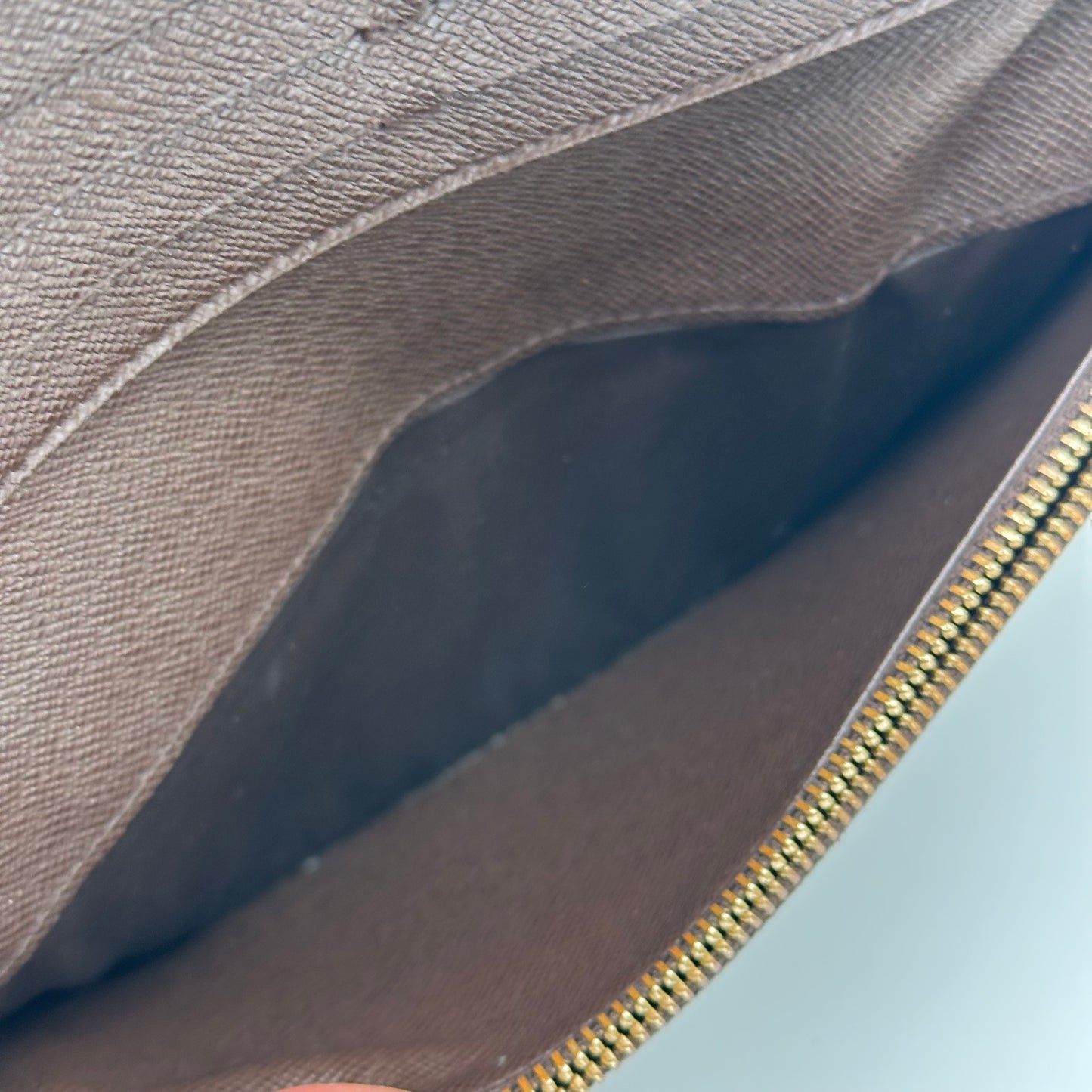 Authentic Louis Vuitton 2009 Damier Ebene Insolite Wallet Crossbody