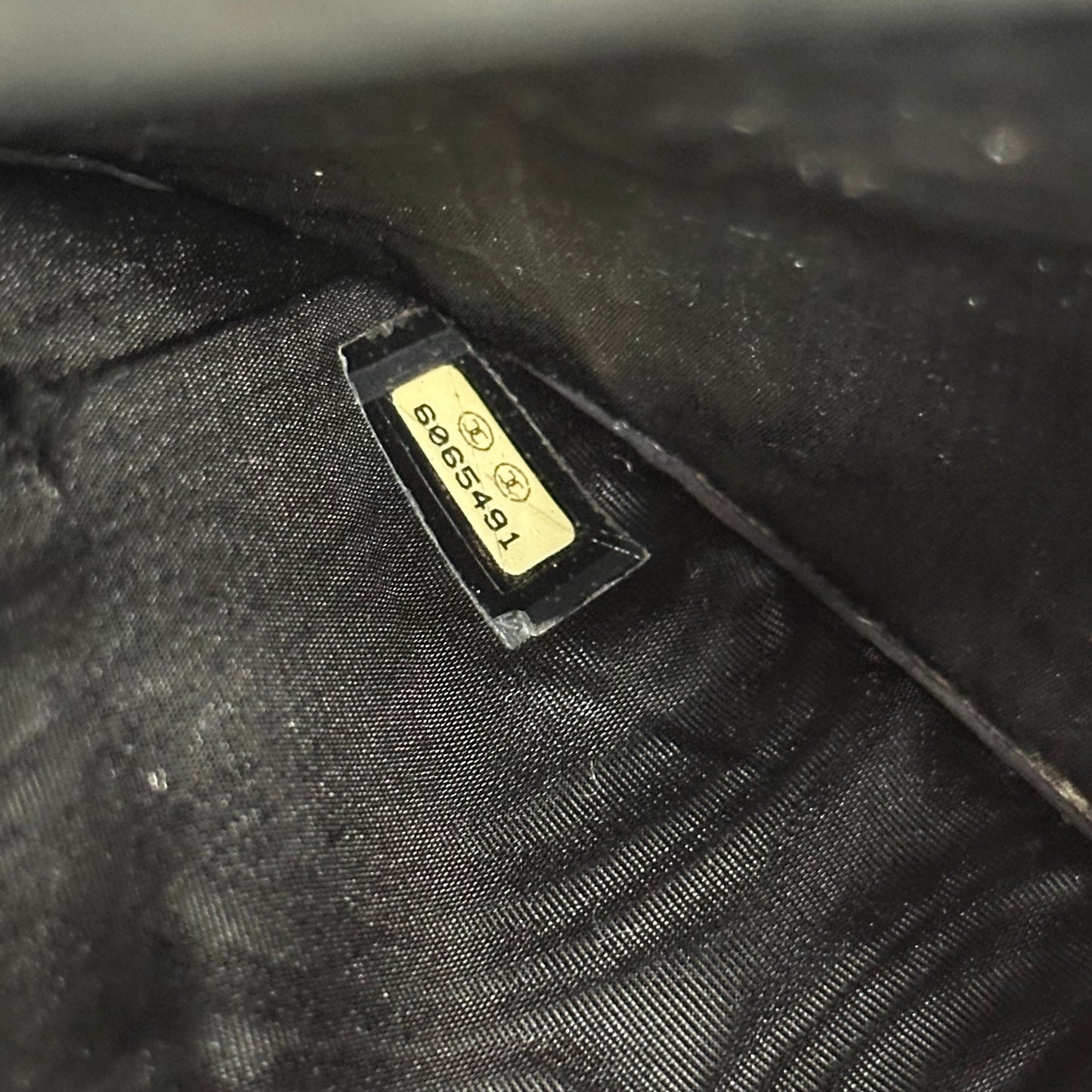 Authentic CHANEL Black Caviar Kisslock Wallet