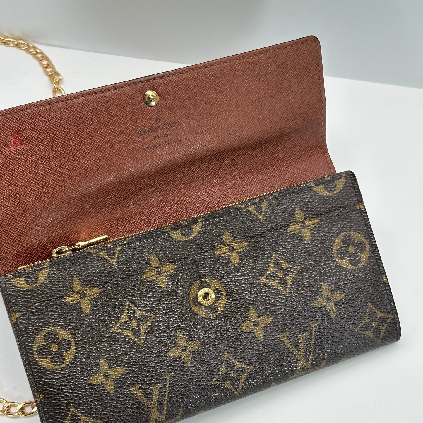 Authentic Louis Vuitton 2005 Monogram Sarah Wallet Crossbody