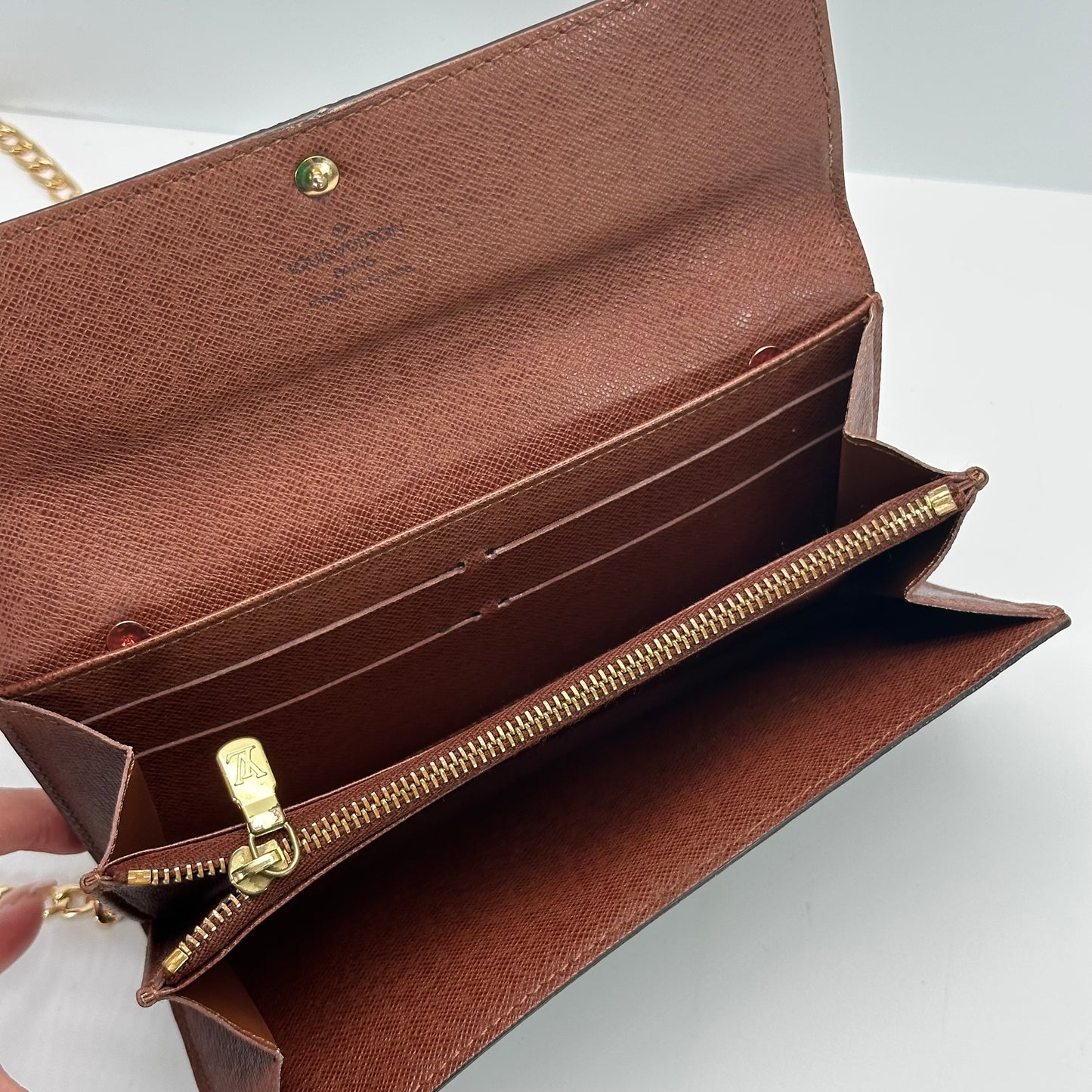 Authentic Louis Vuitton 2005 Monogram Sarah Wallet Crossbody