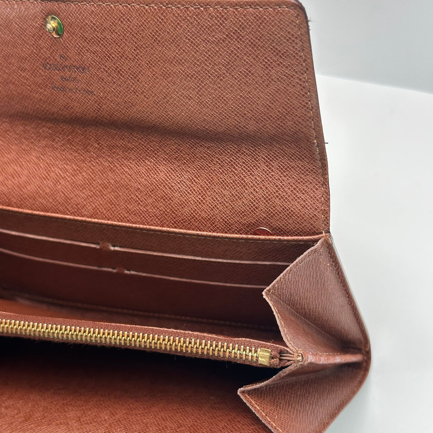 Authentic Louis Vuitton 2005 Monogram Sarah Wallet Crossbody