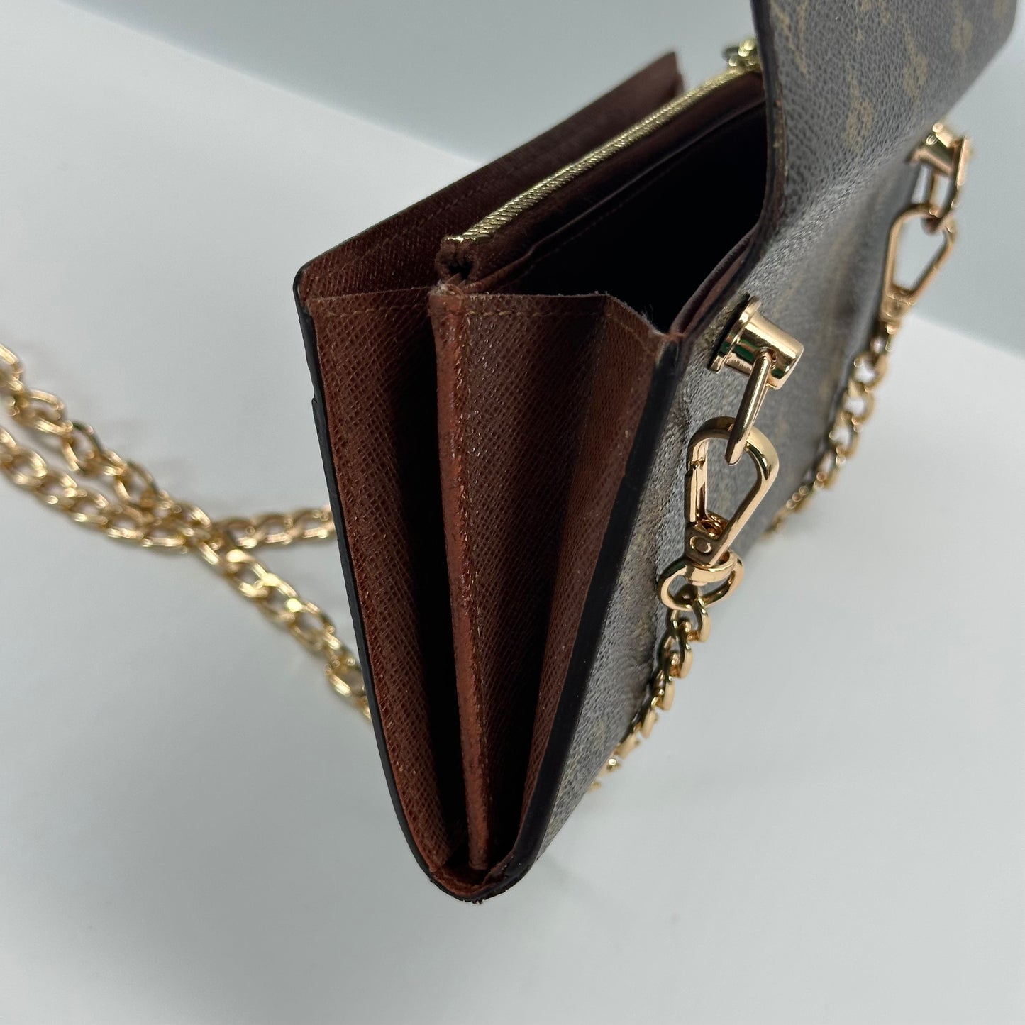 Authentic Louis Vuitton 2005 Monogram Sarah Wallet Crossbody