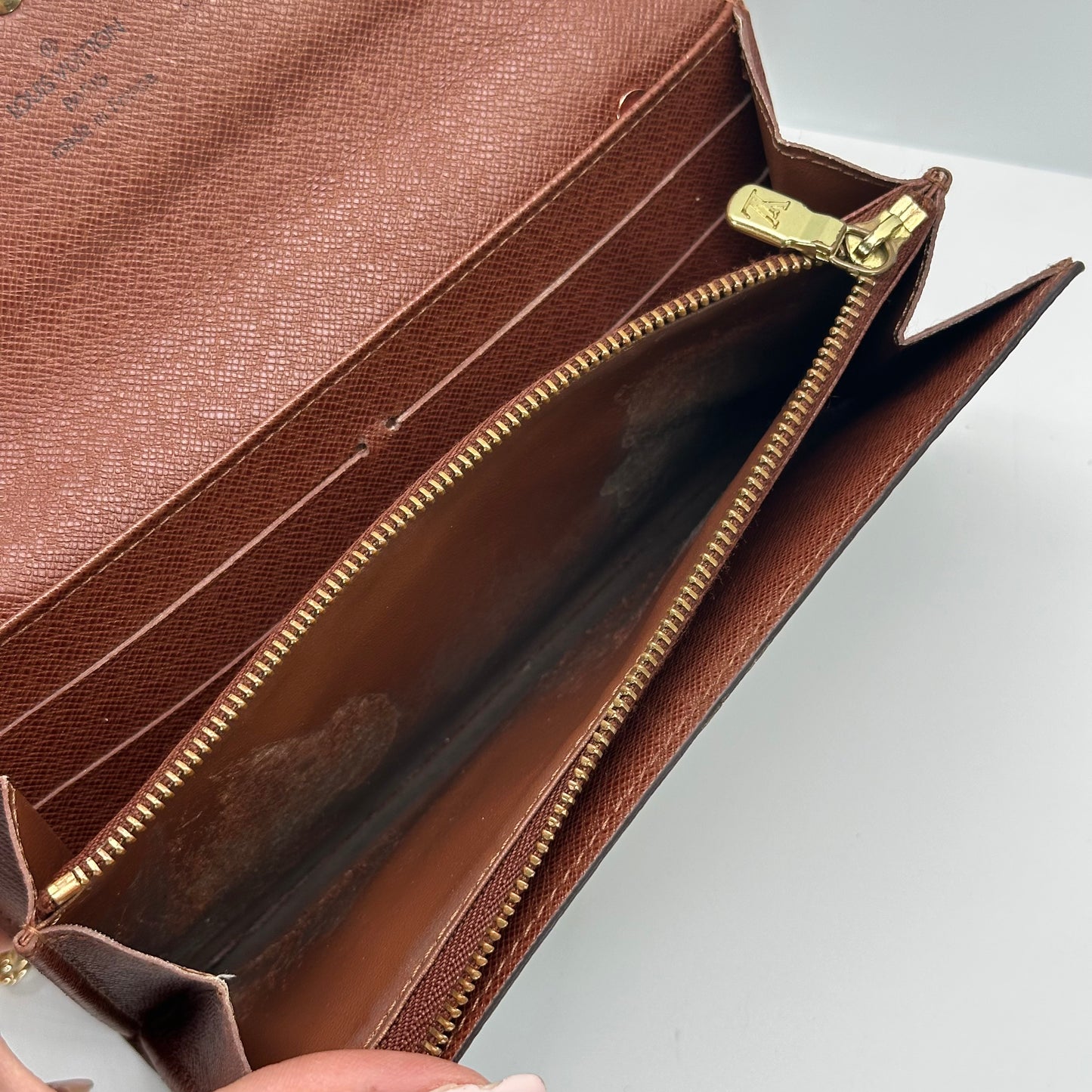 Authentic Louis Vuitton 2005 Monogram Sarah Wallet Crossbody