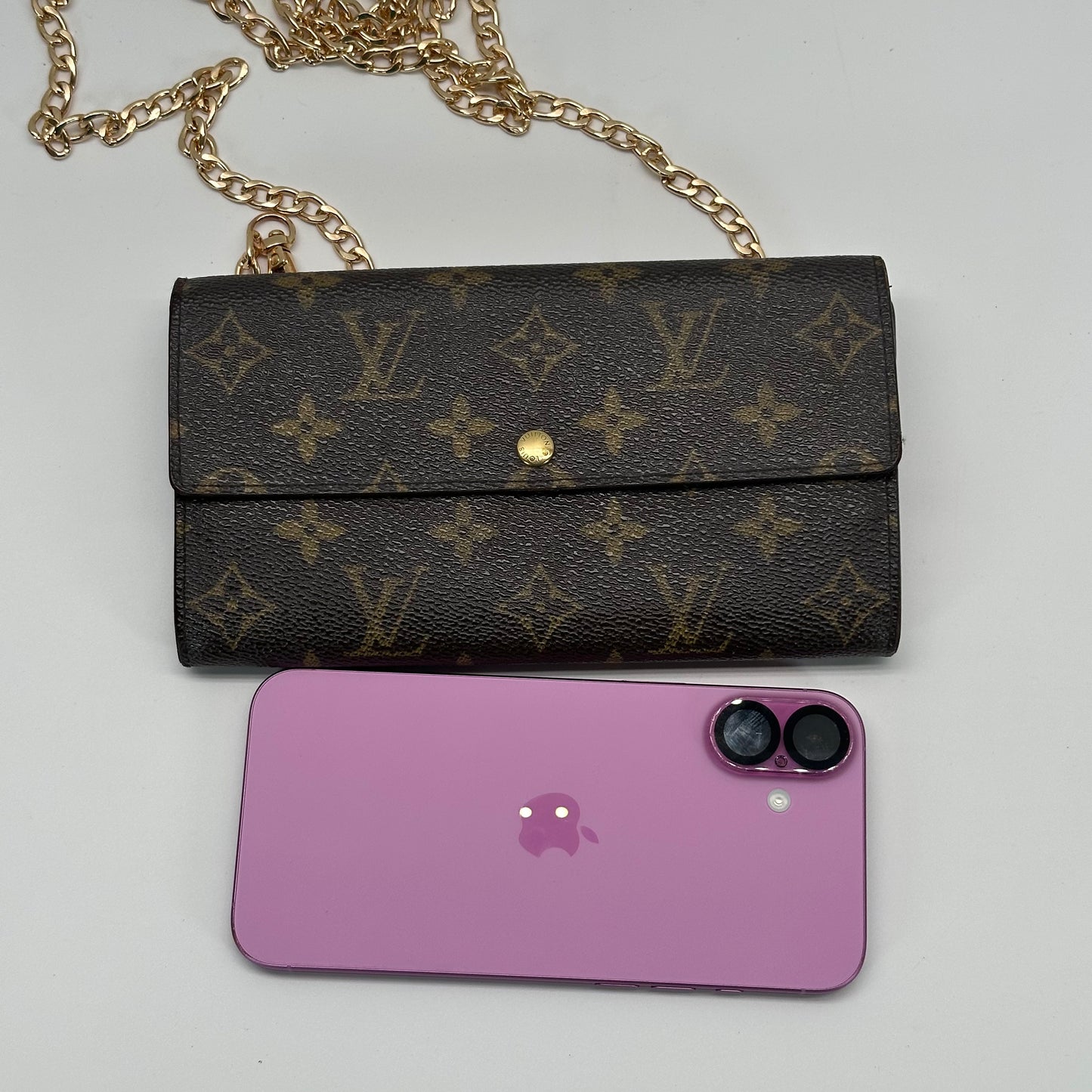 Authentic Louis Vuitton 2005 Monogram Sarah Wallet Crossbody