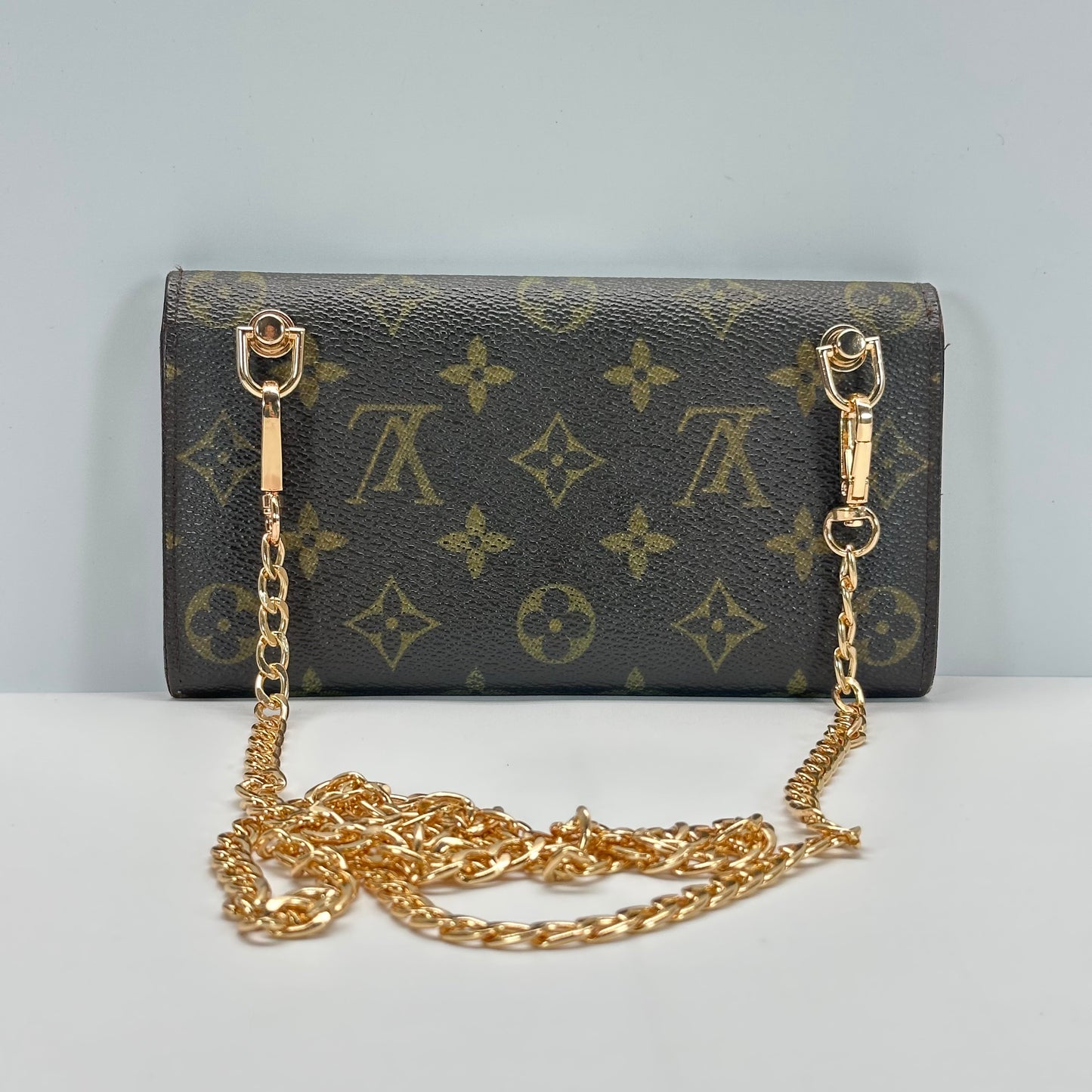 Authentic Louis Vuitton 2009 Monogram Sarah Wallet Crossbody