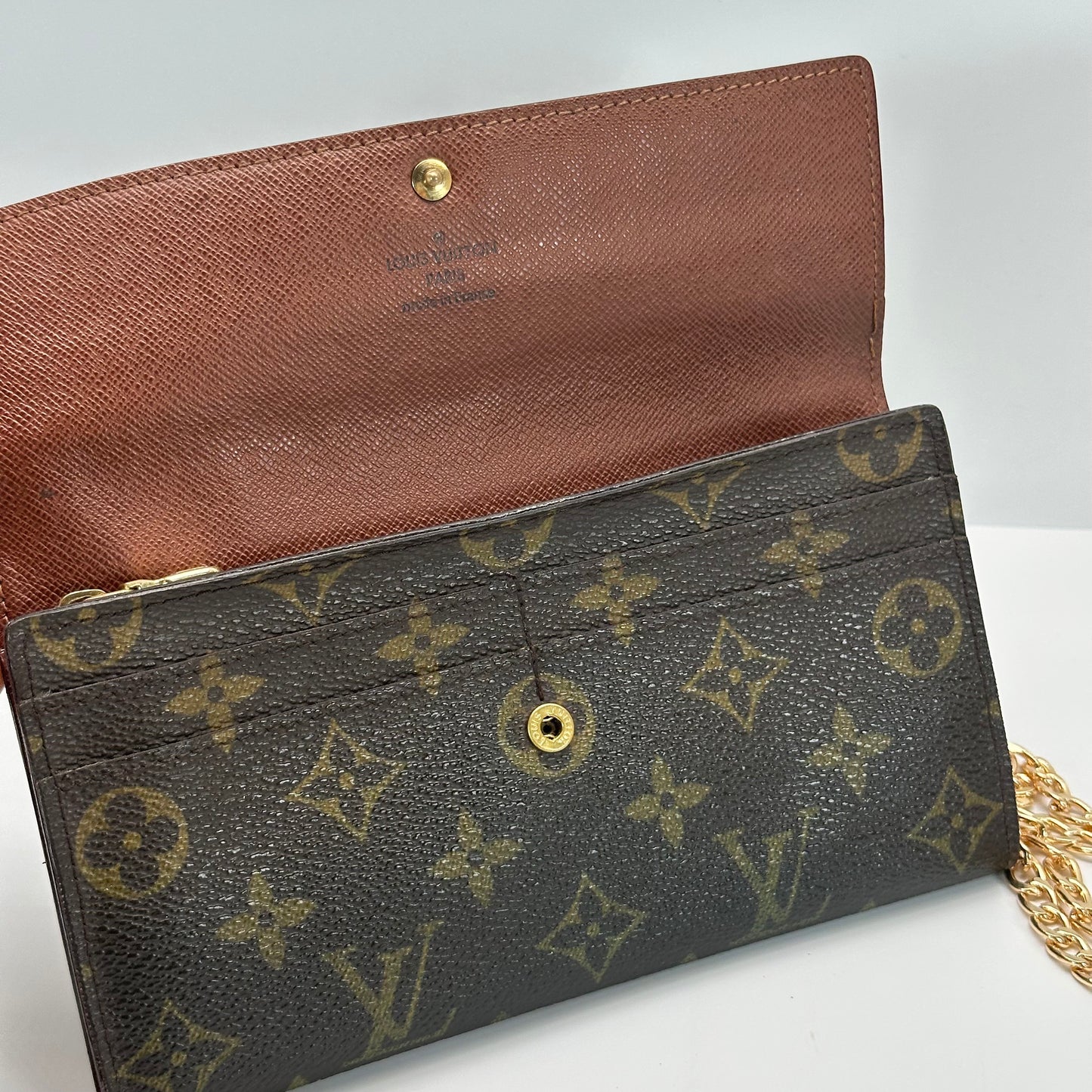 Authentic Louis Vuitton 2009 Monogram Sarah Wallet Crossbody