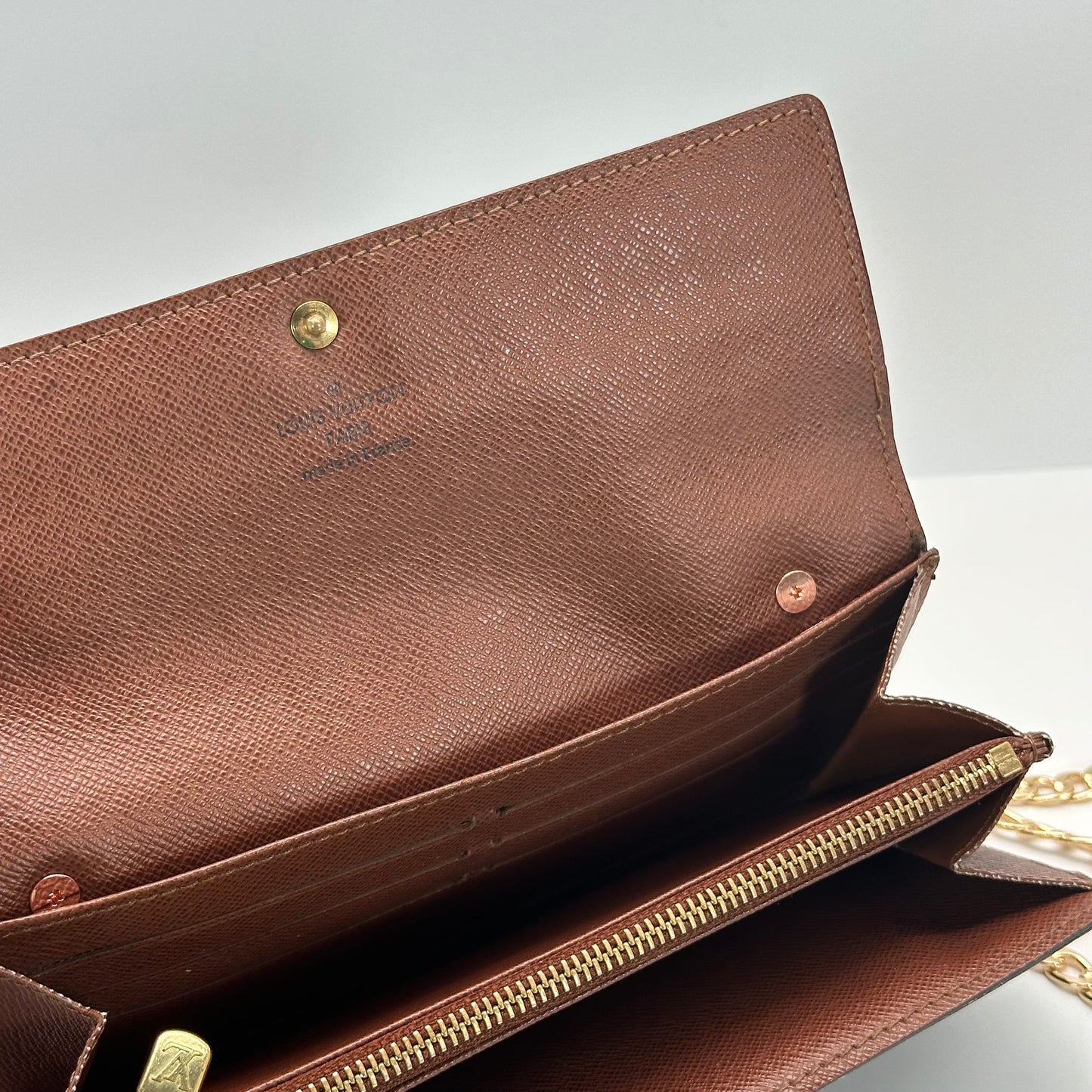 Authentic Louis Vuitton 2009 Monogram Sarah Wallet Crossbody