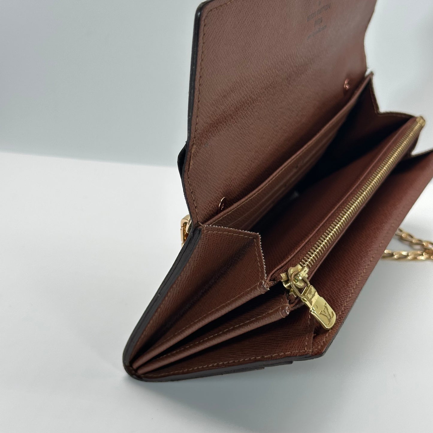 Authentic Louis Vuitton 2009 Monogram Sarah Wallet Crossbody