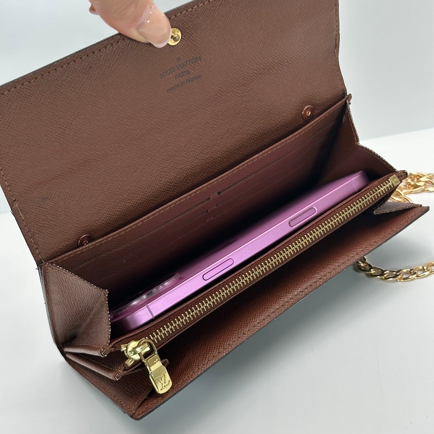 Authentic Louis Vuitton 2009 Monogram Sarah Wallet Crossbody