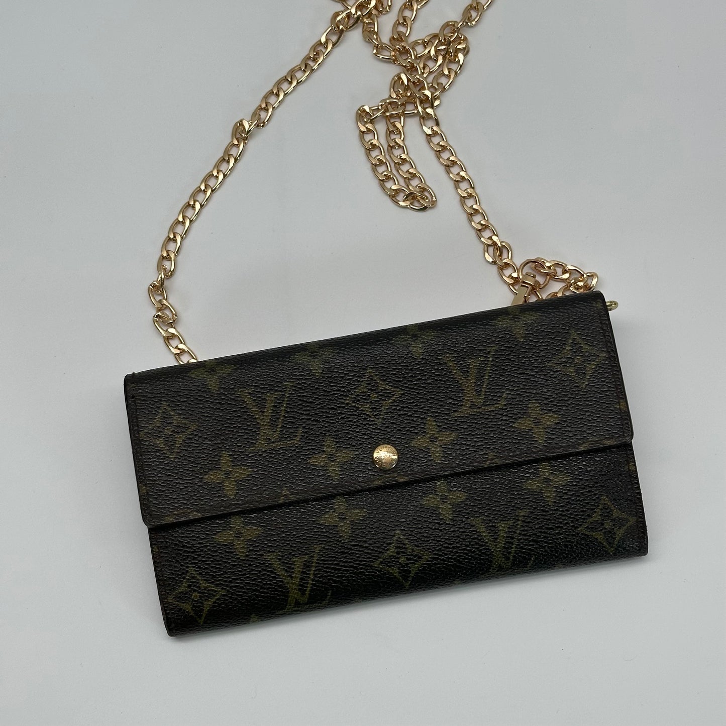 Authentic Louis Vuitton 2009 Monogram Sarah Wallet Crossbody