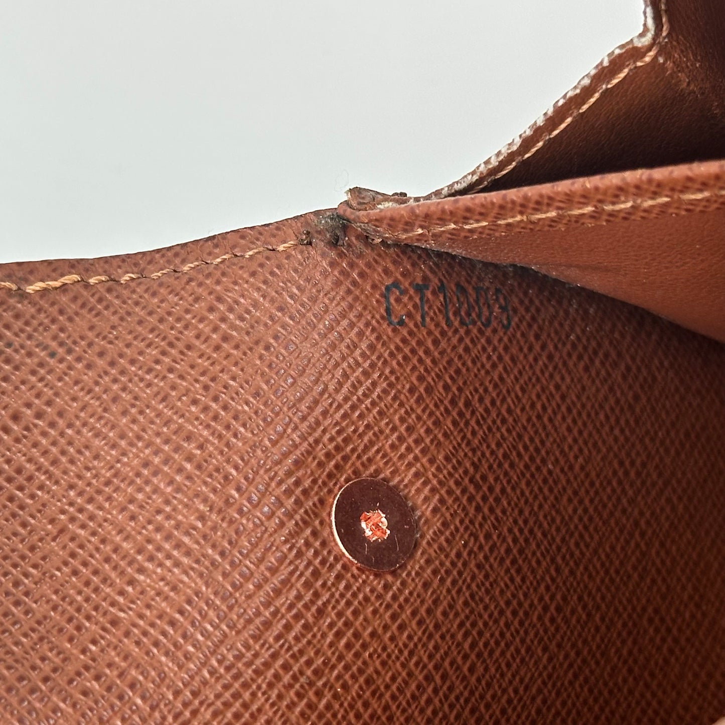 Authentic Louis Vuitton 2009 Monogram Sarah Wallet Crossbody