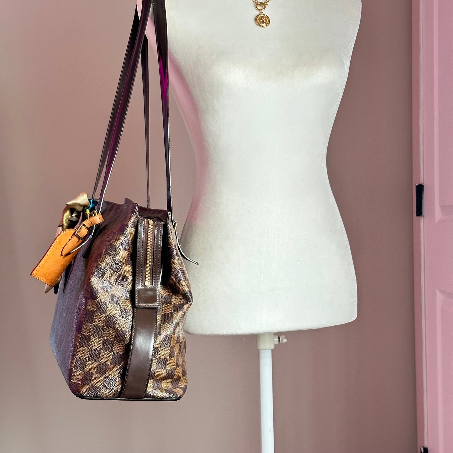 Authentic Louis Vuitton 2009 Damier Ebene Chelsea Tote