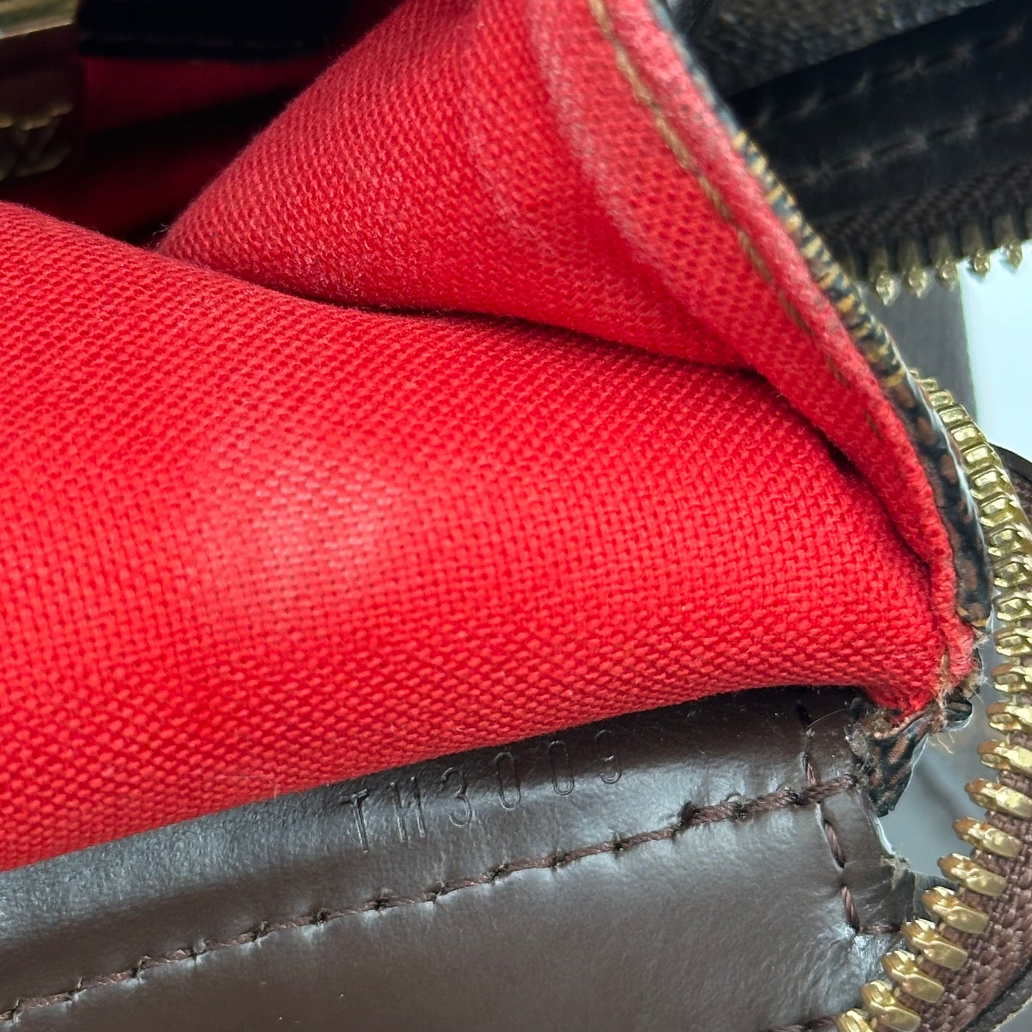 Authentic Louis Vuitton 2009 Damier Ebene Chelsea Tote