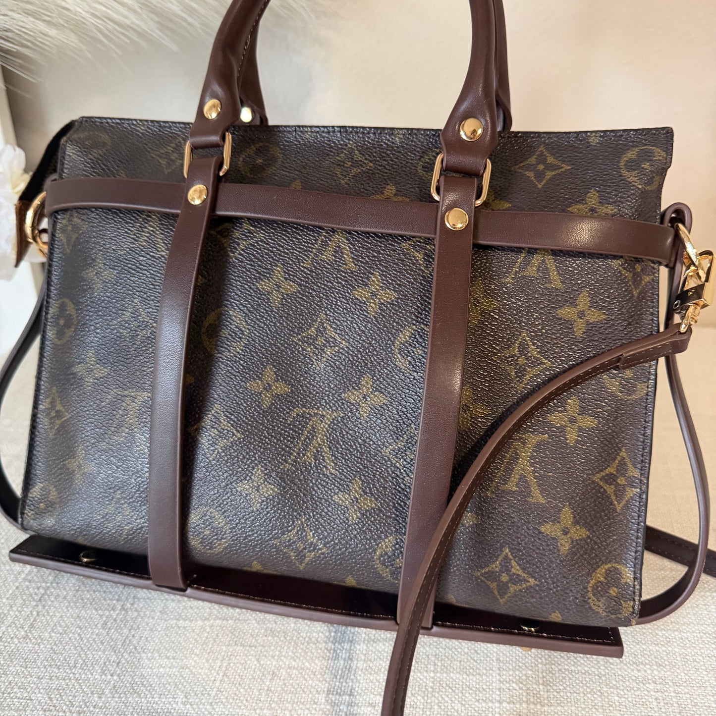 Authentic Louis Vuitton Monogram Toiletry 26 Crossbody