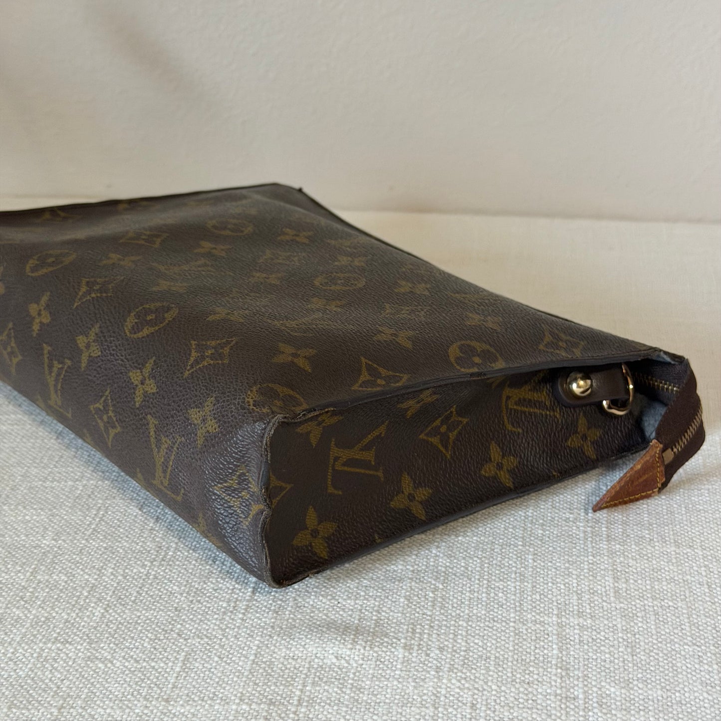 Authentic Louis Vuitton Monogram Toiletry 26 Crossbody
