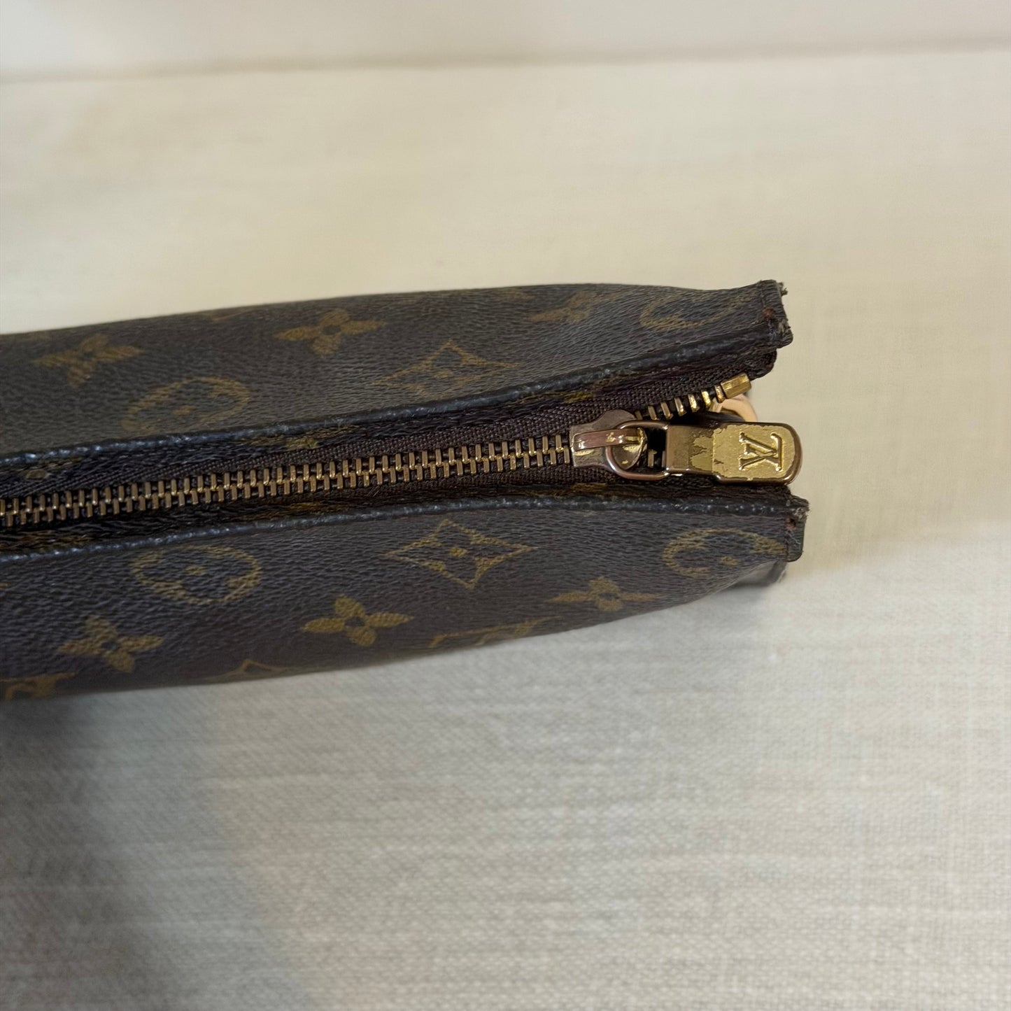 Authentic Louis Vuitton Monogram Toiletry 26 Crossbody