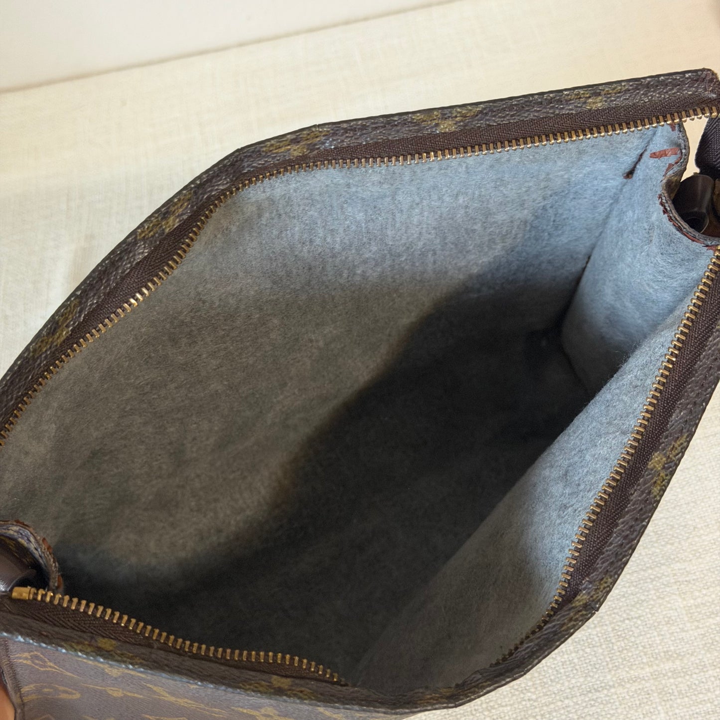 Authentic Louis Vuitton Monogram Toiletry 26 Crossbody