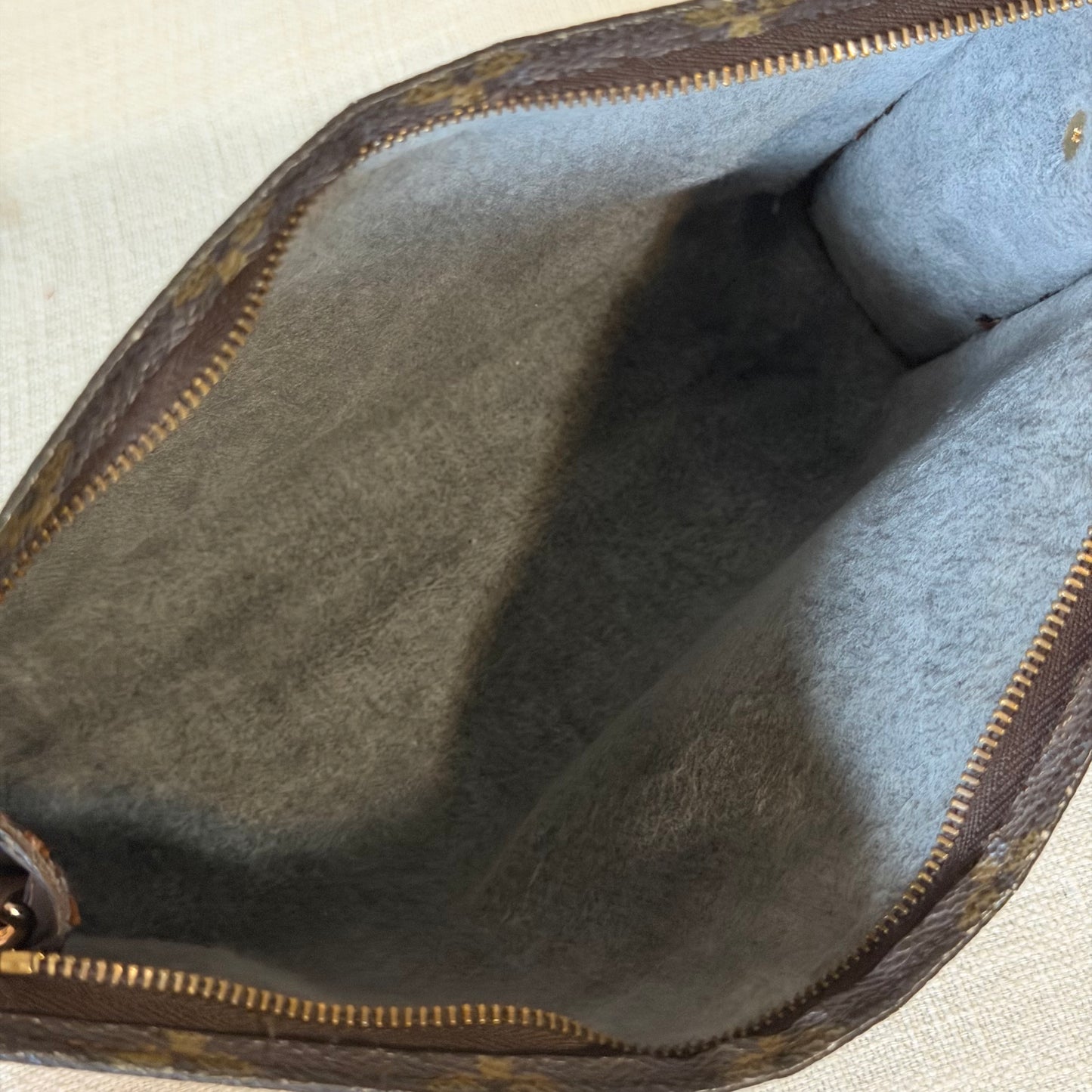 Authentic Louis Vuitton Monogram Toiletry 26 Crossbody