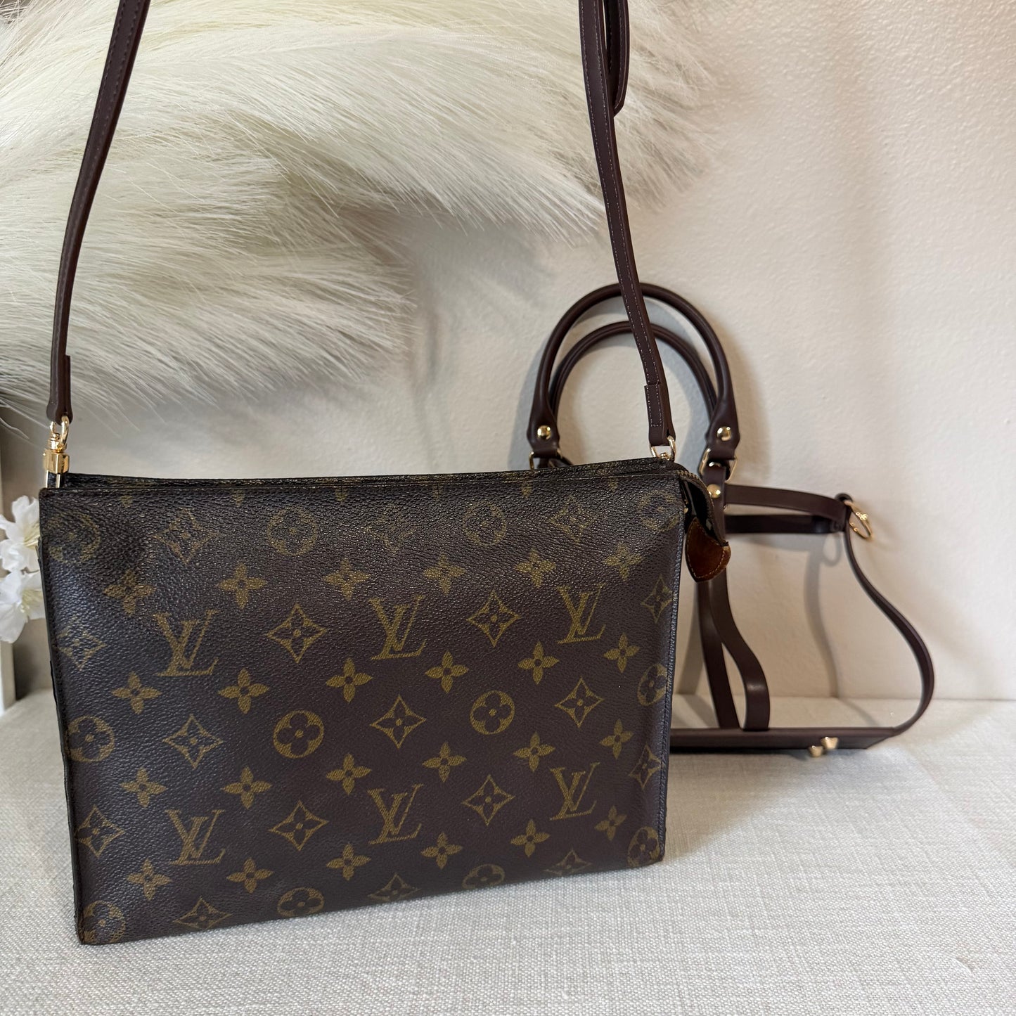Authentic Louis Vuitton Monogram Toiletry 26 Crossbody