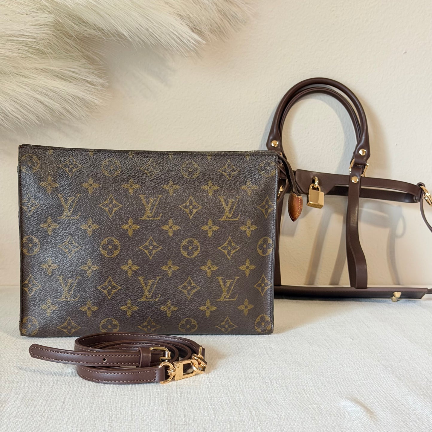 Authentic Louis Vuitton Monogram Toiletry 26 Crossbody