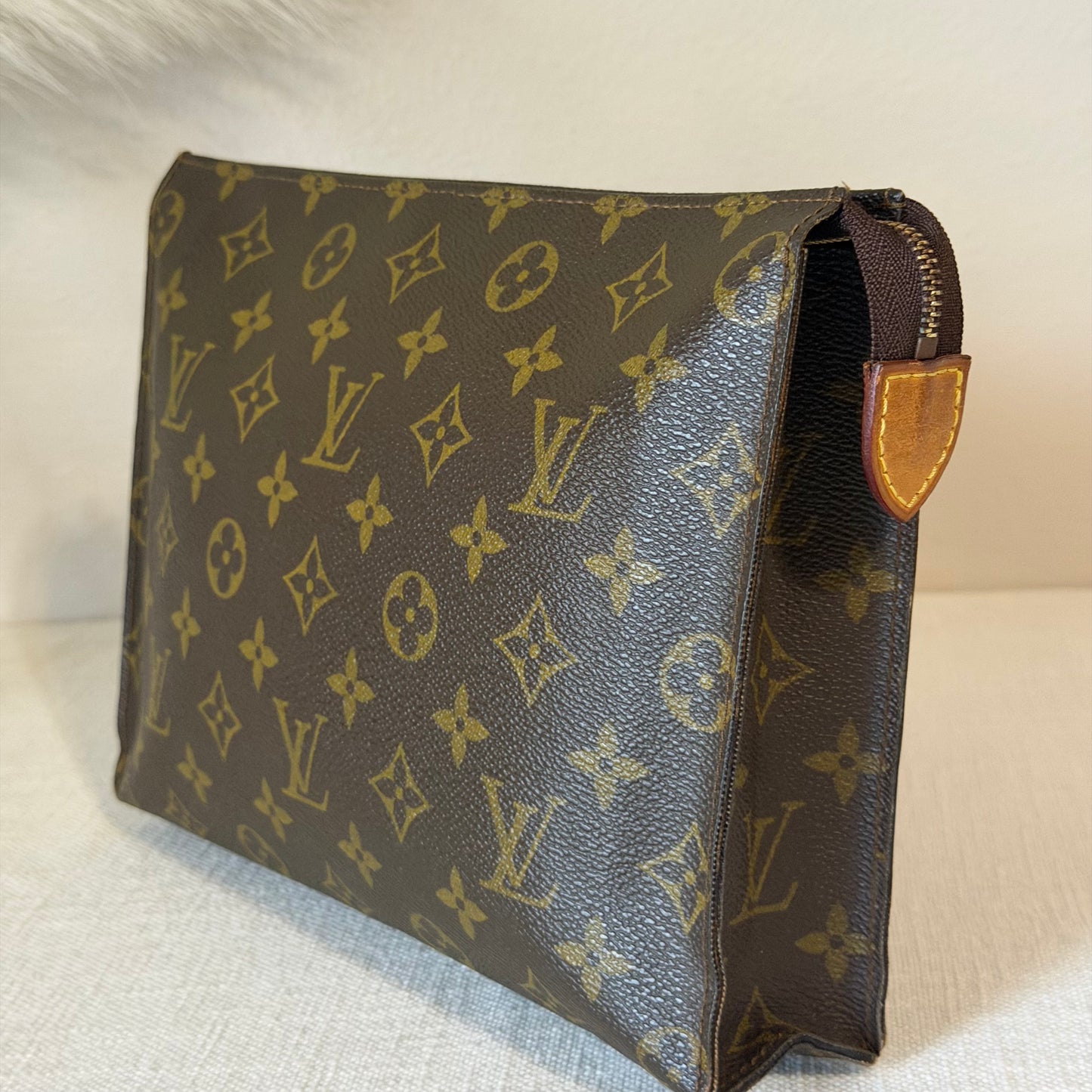 Authentic Louis Vuitton Monogram Toiletry 26 Crossbody