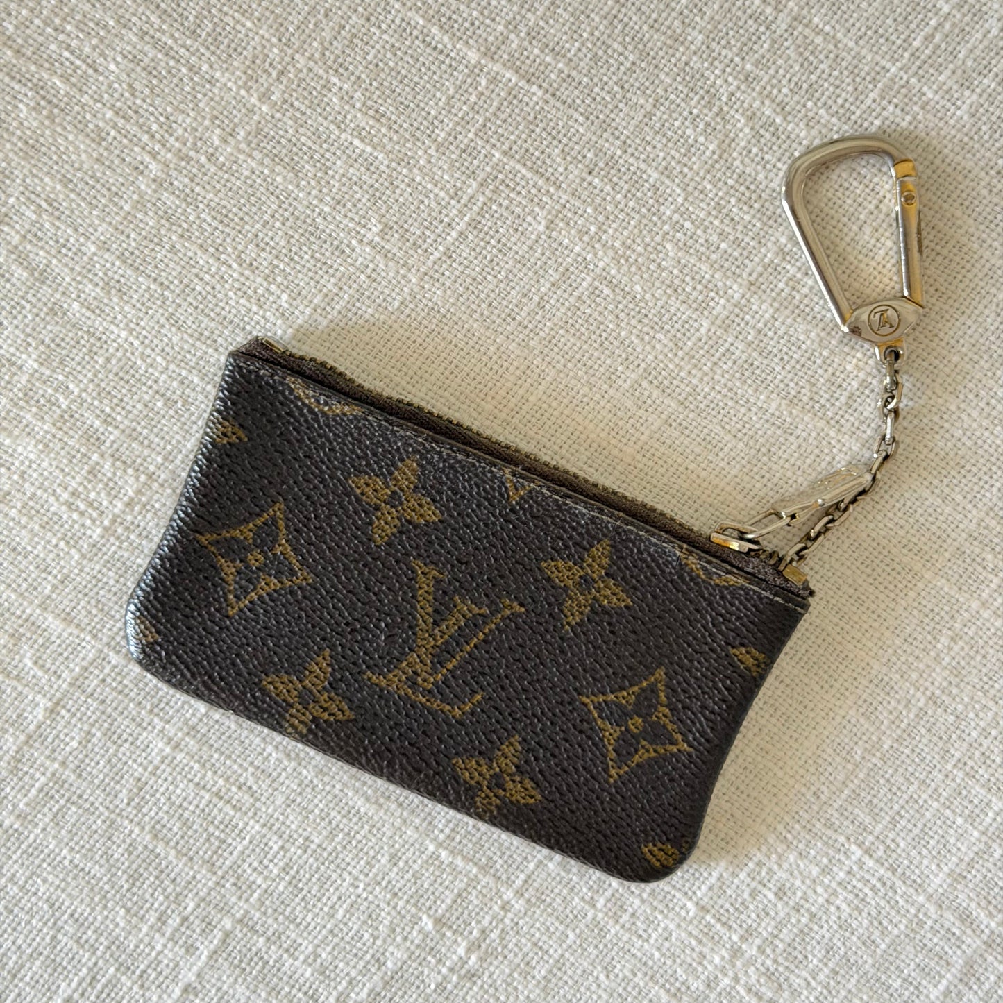 Authentic Louis Vuitton Monogram Key Cles