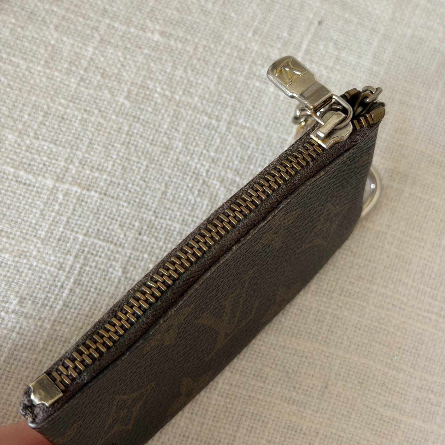 Authentic Louis Vuitton Monogram Key Cles