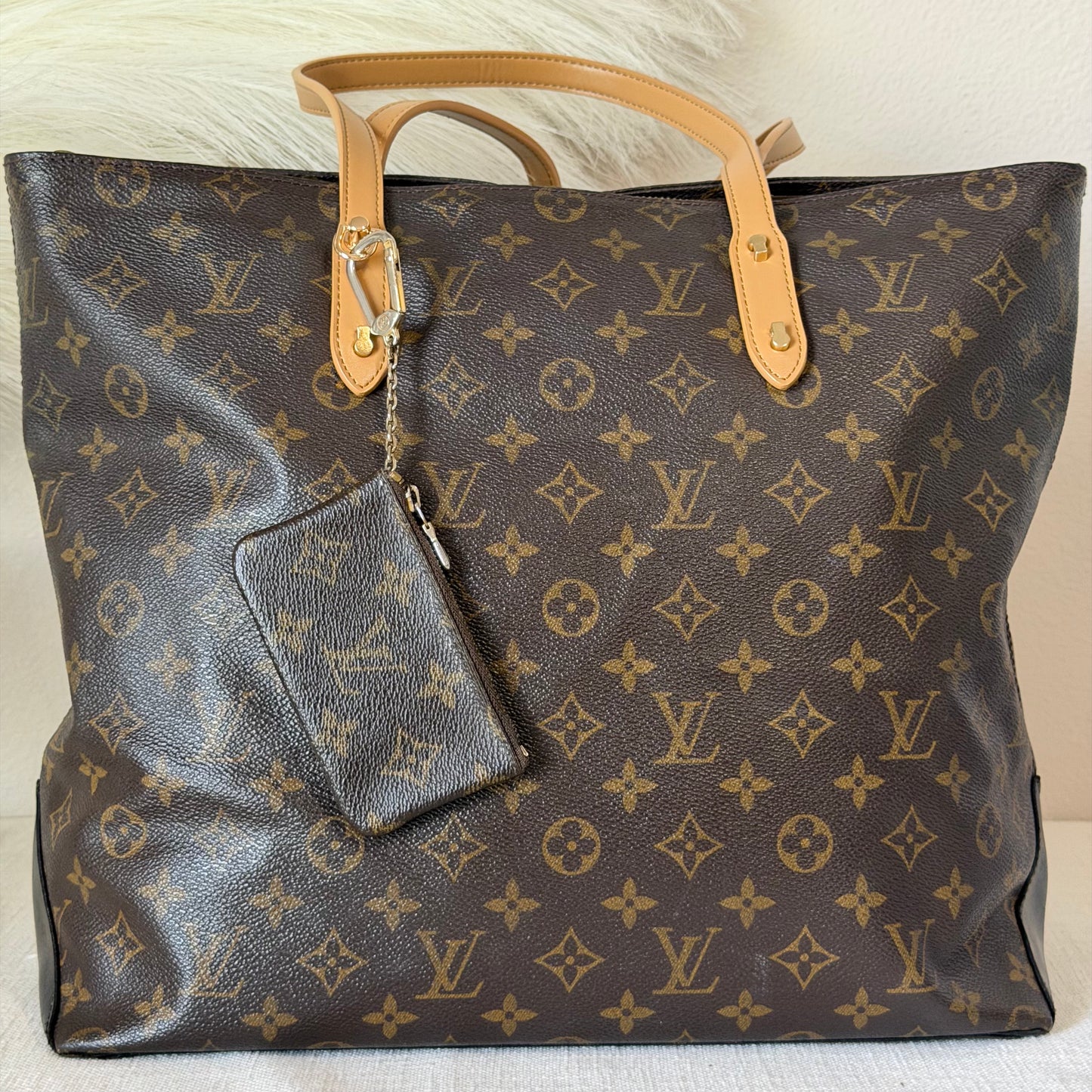 Authentic Louis Vuitton Monogram Key Cles