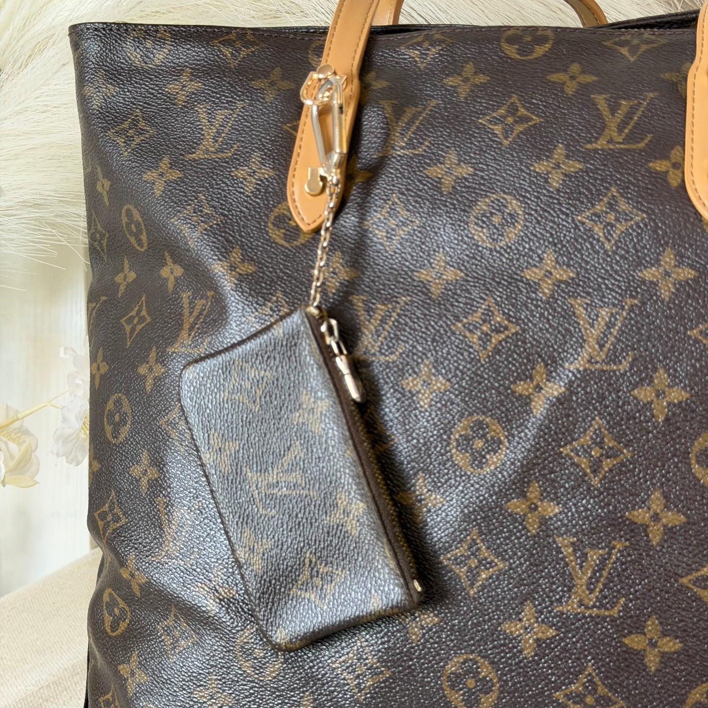 Authentic Louis Vuitton Monogram Key Cles