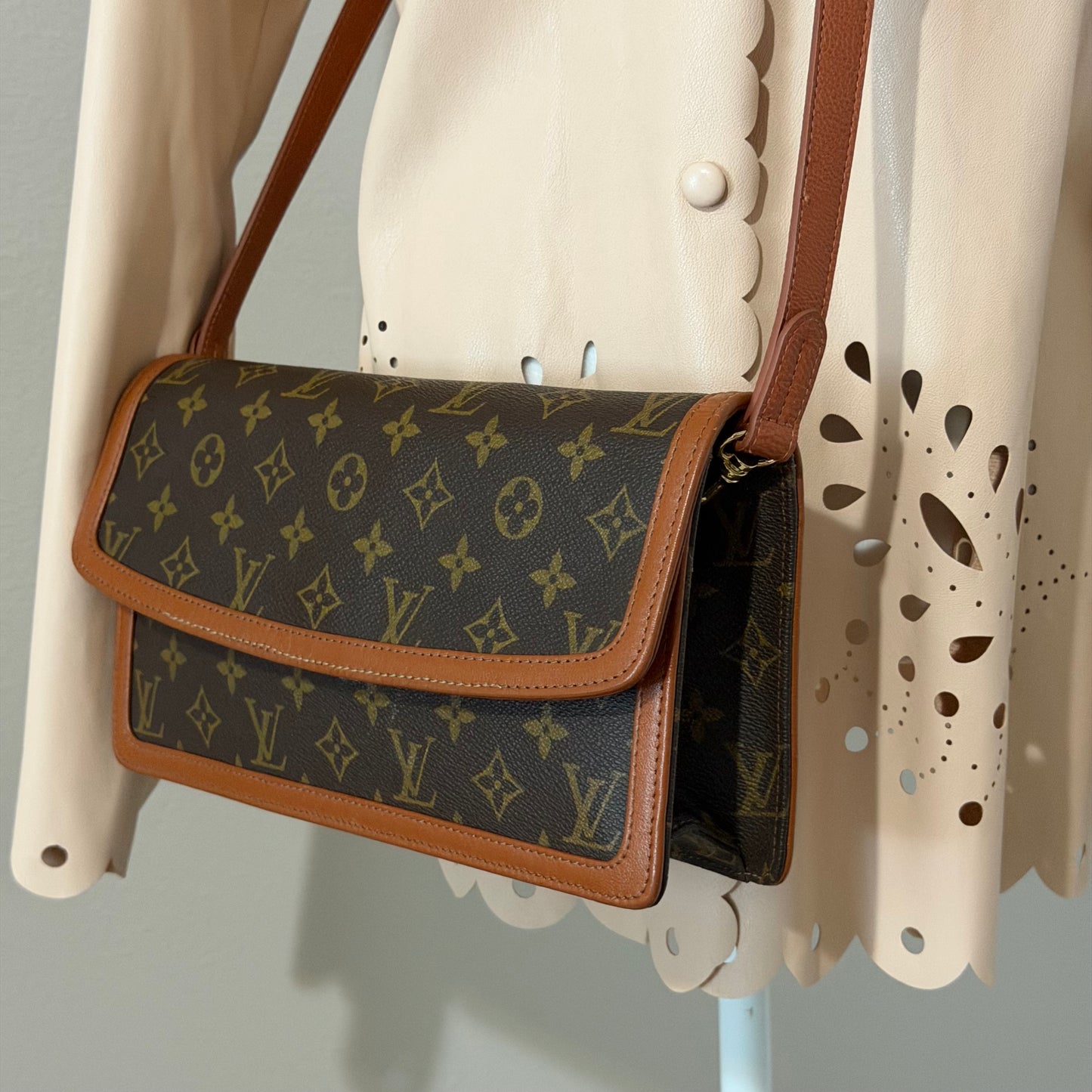 Authentic Louis Vuitton 1985 Monogram Pochette Dame Crossbody