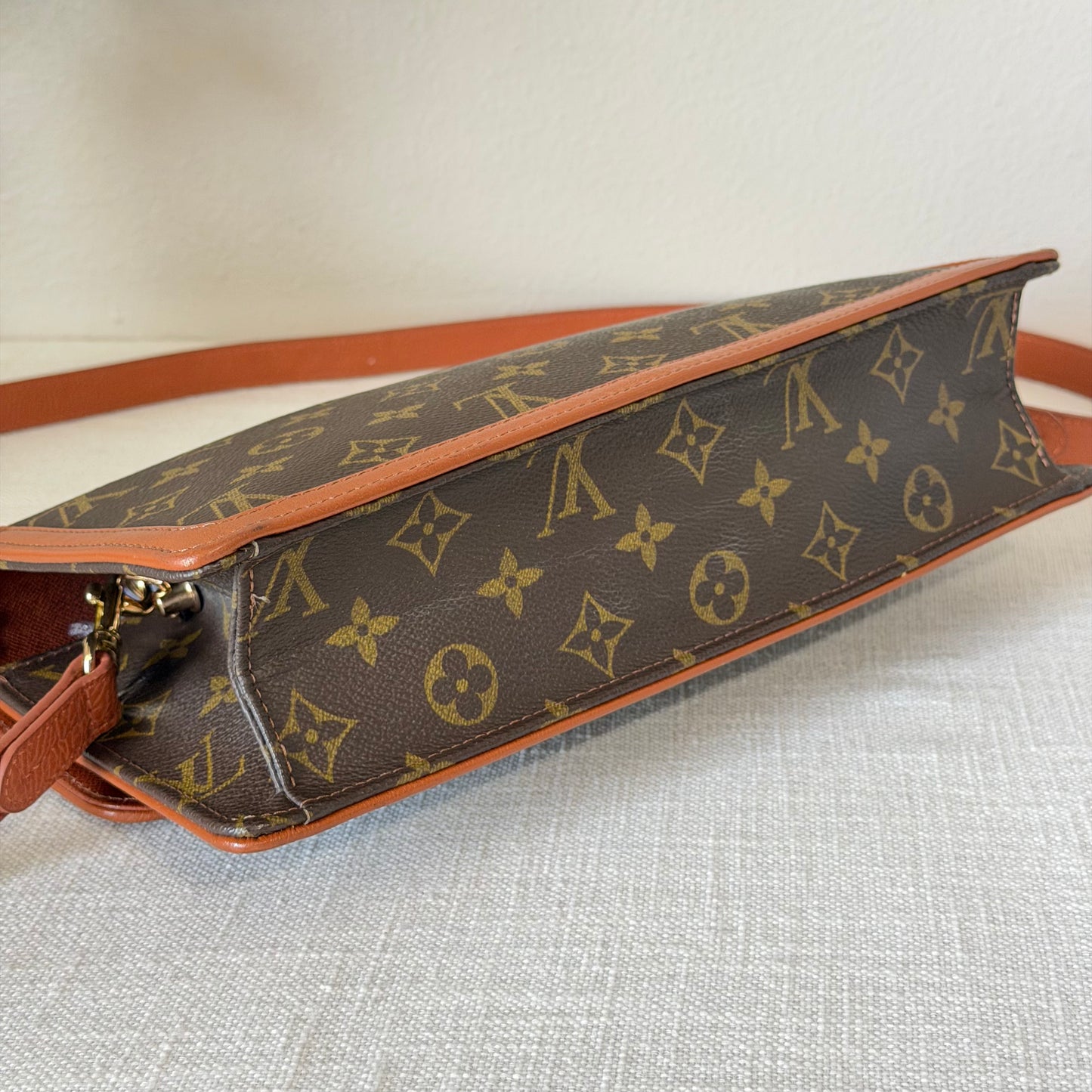 Authentic Louis Vuitton 1985 Monogram Pochette Dame Crossbody