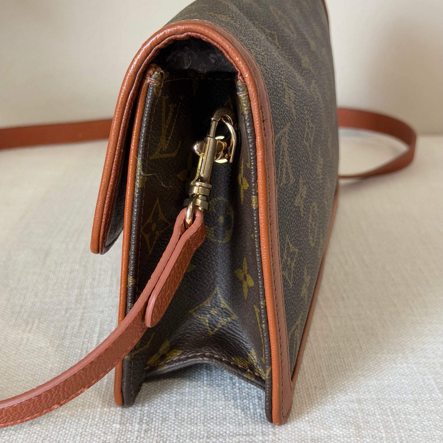 Authentic Louis Vuitton 1985 Monogram Pochette Dame Crossbody