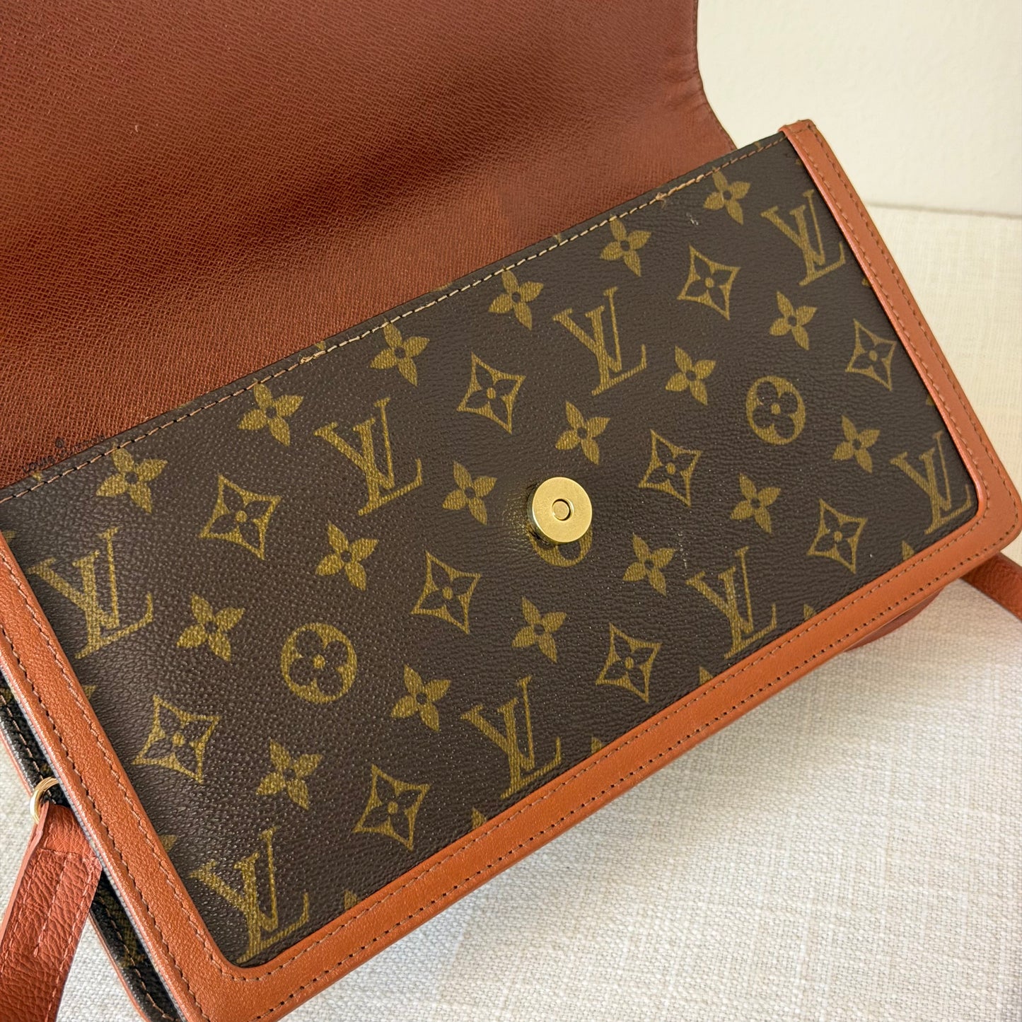 Authentic Louis Vuitton 1985 Monogram Pochette Dame Crossbody