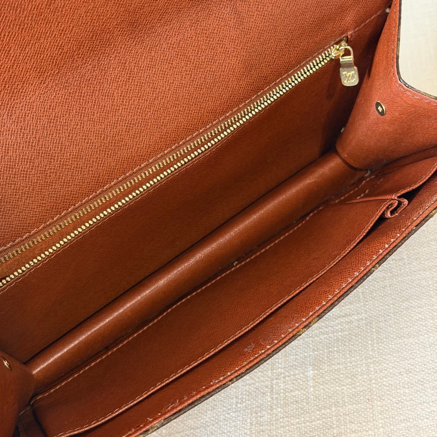 Authentic Louis Vuitton 1985 Monogram Pochette Dame Crossbody