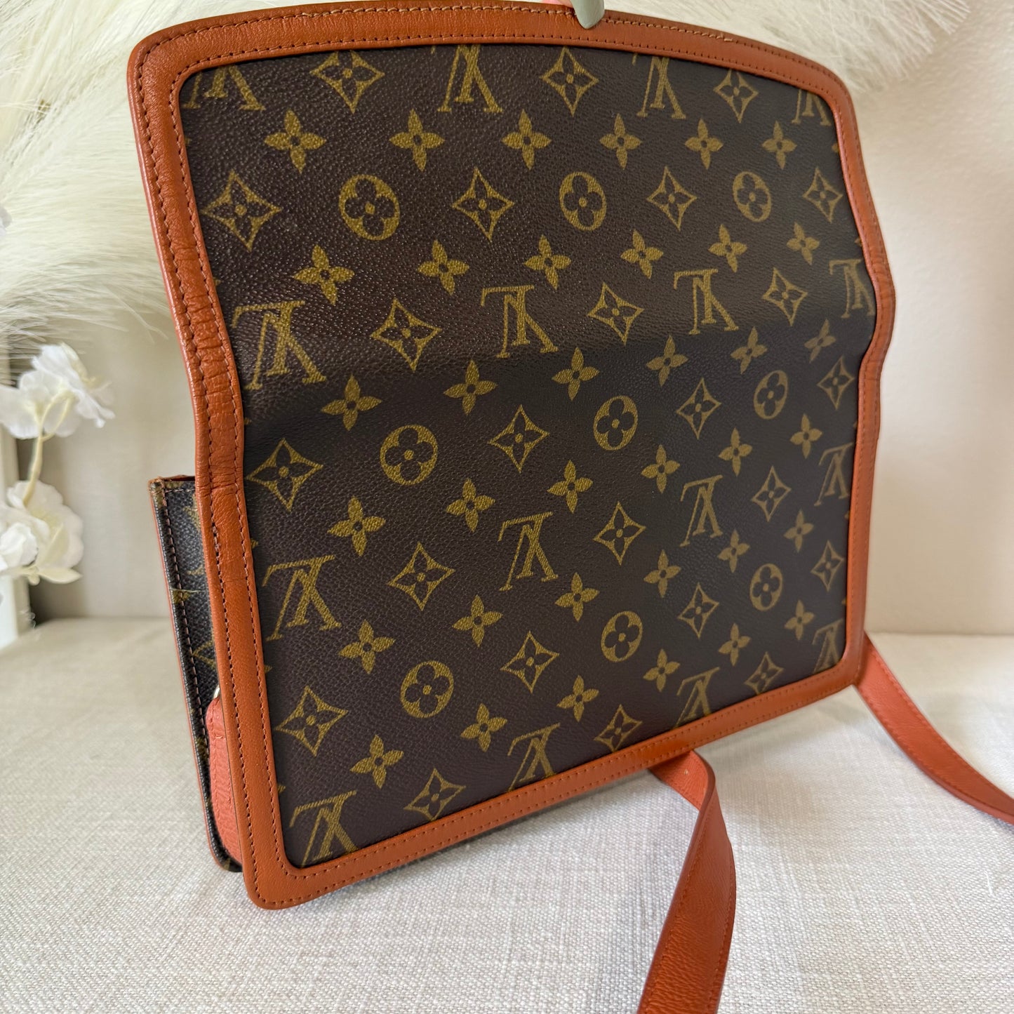 Authentic Louis Vuitton 1985 Monogram Pochette Dame Crossbody