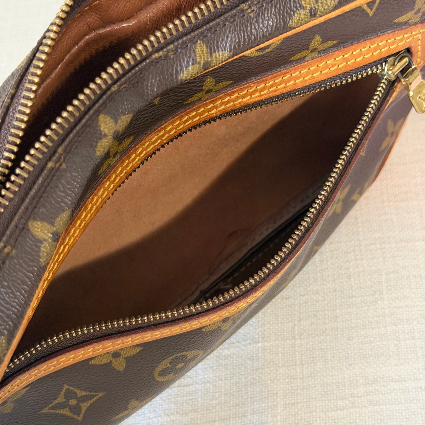 Authentic Louis Vuitton 1989 Monogram Marly Dragonne Crossbody