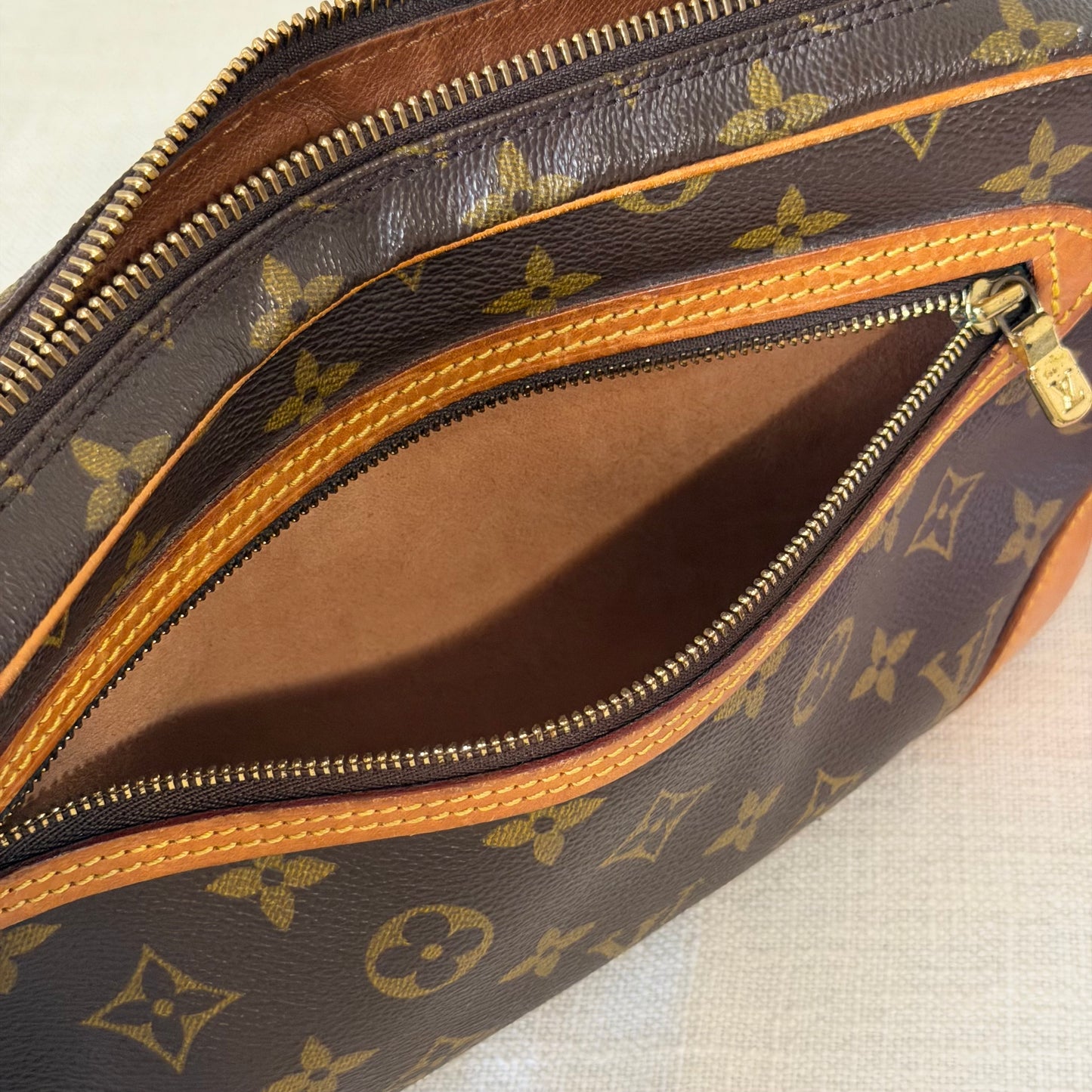Authentic Louis Vuitton 1989 Monogram Marly Dragonne Crossbody