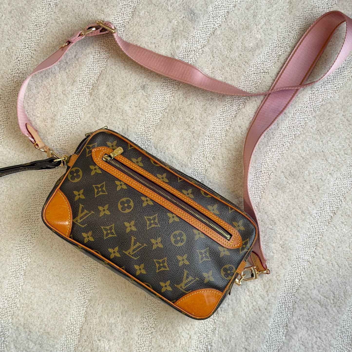 Authentic Louis Vuitton 1989 Monogram Marly Dragonne Crossbody