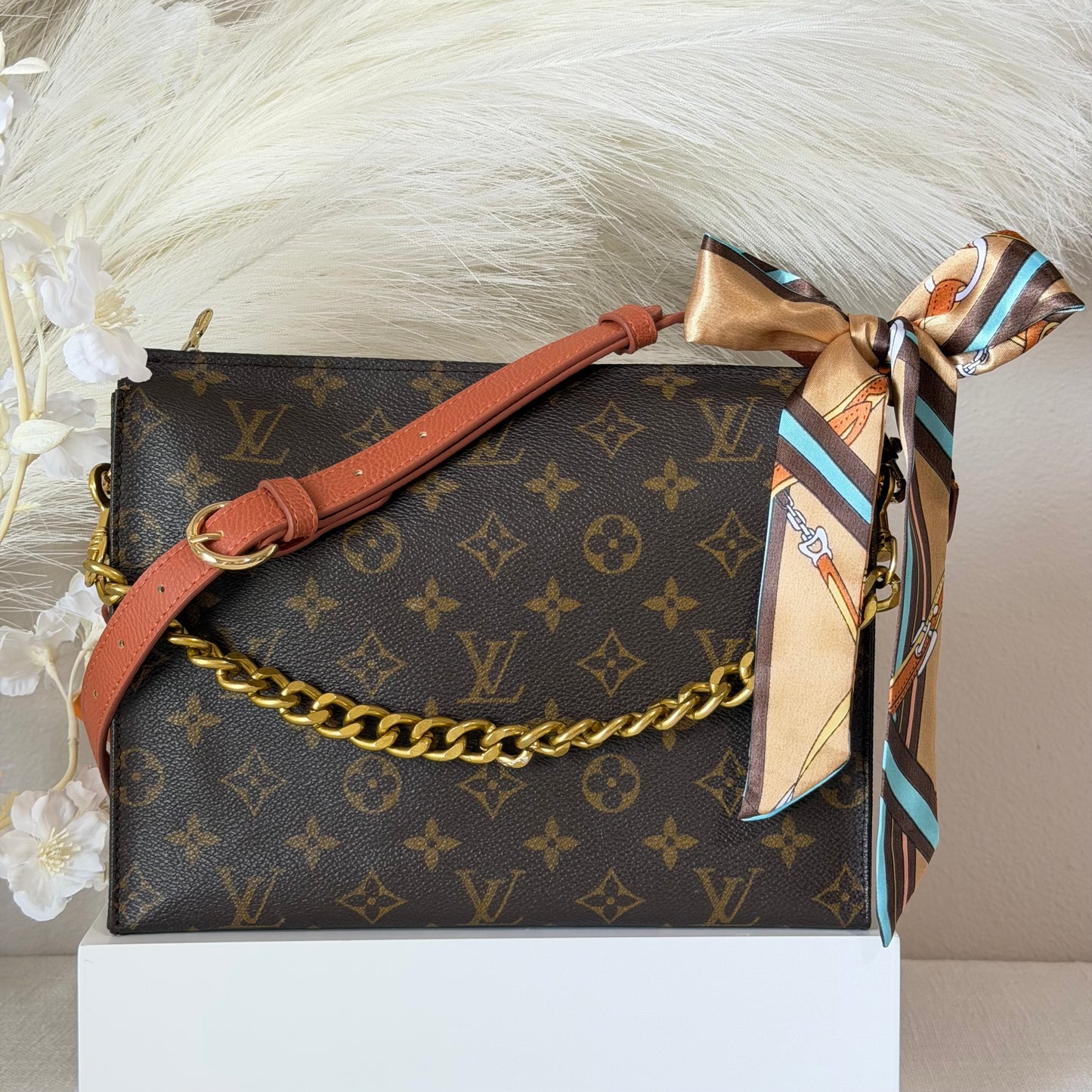 Authentic Louis Vuitton Monogram Toiletry 26 Crossbody