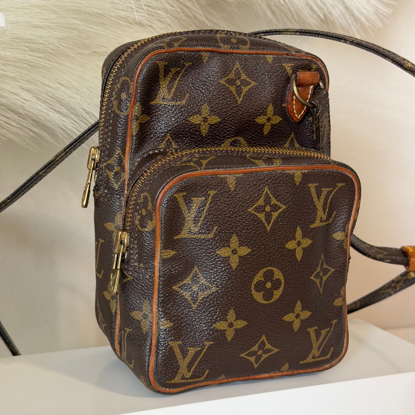 Authentic Louis Vuitton 1987 Monogram Amazone PM Crossbody