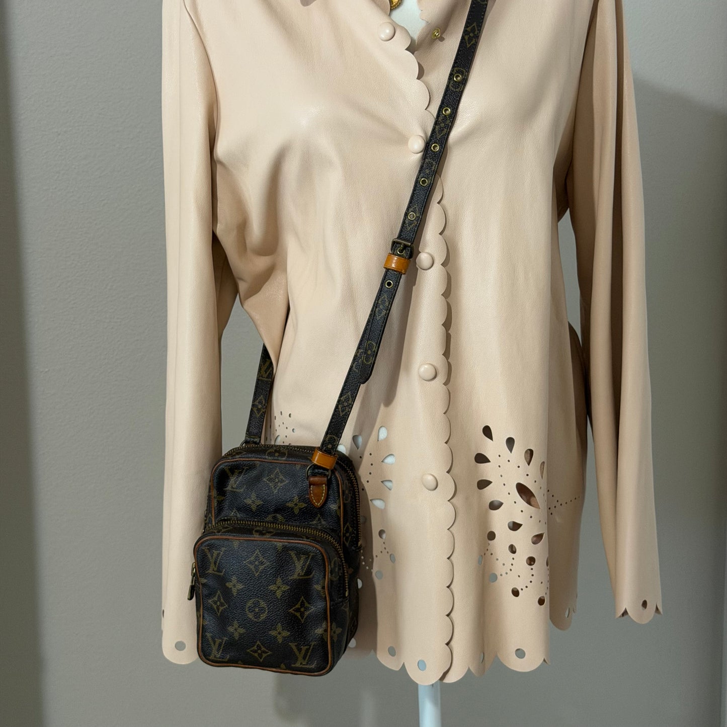 Authentic Louis Vuitton 1987 Monogram Amazone PM Crossbody