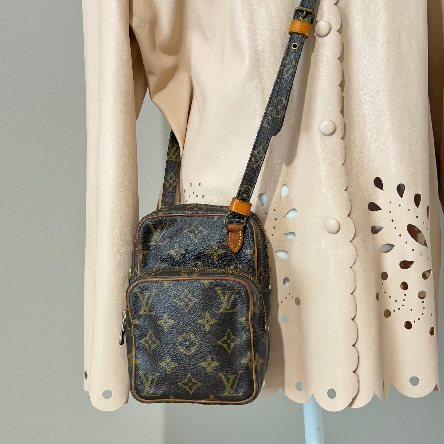 Authentic Louis Vuitton 1987 Monogram Amazone PM Crossbody
