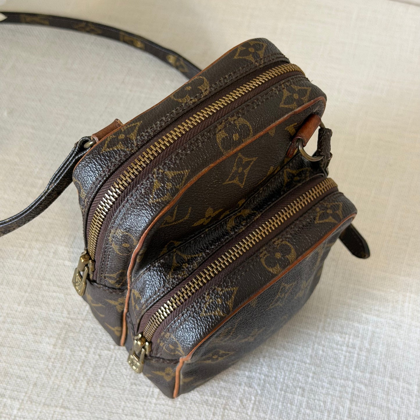 Authentic Louis Vuitton 1987 Monogram Amazone PM Crossbody