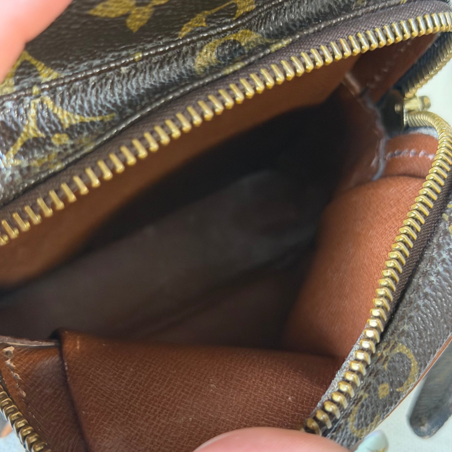 Authentic Louis Vuitton 1987 Monogram Amazone PM Crossbody