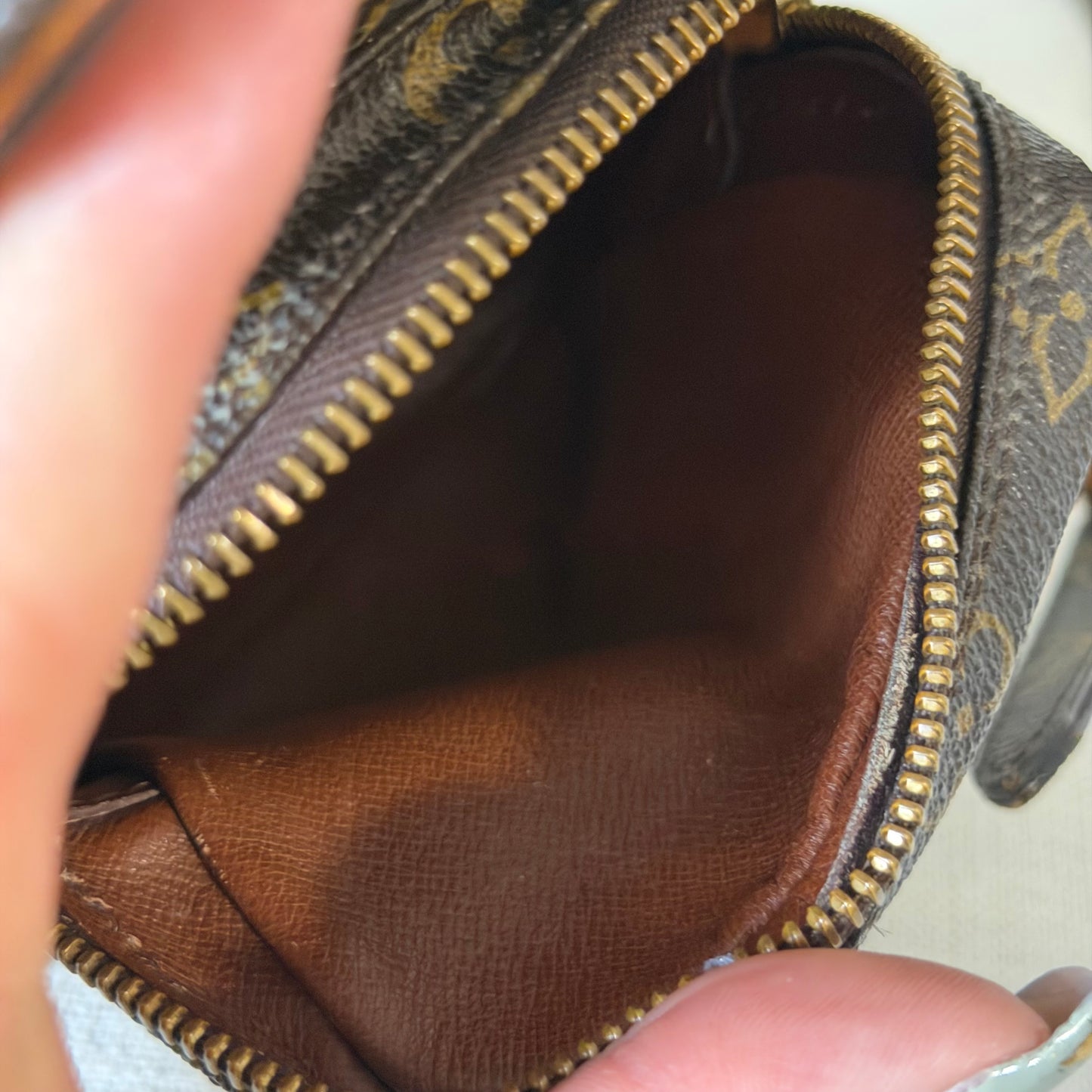 Authentic Louis Vuitton 1987 Monogram Amazone PM Crossbody