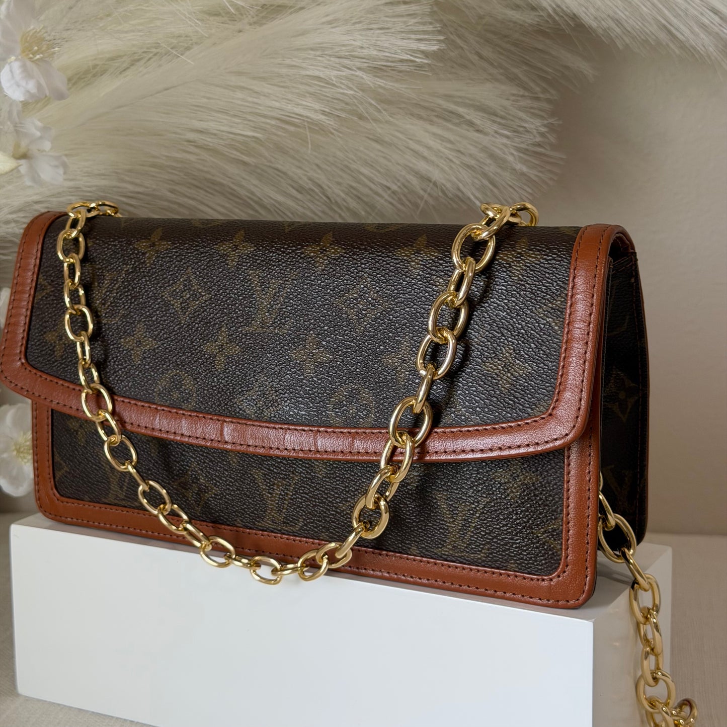 Authentic Louis Vuitton 1982 Monogram Pochette Dame Crossbody