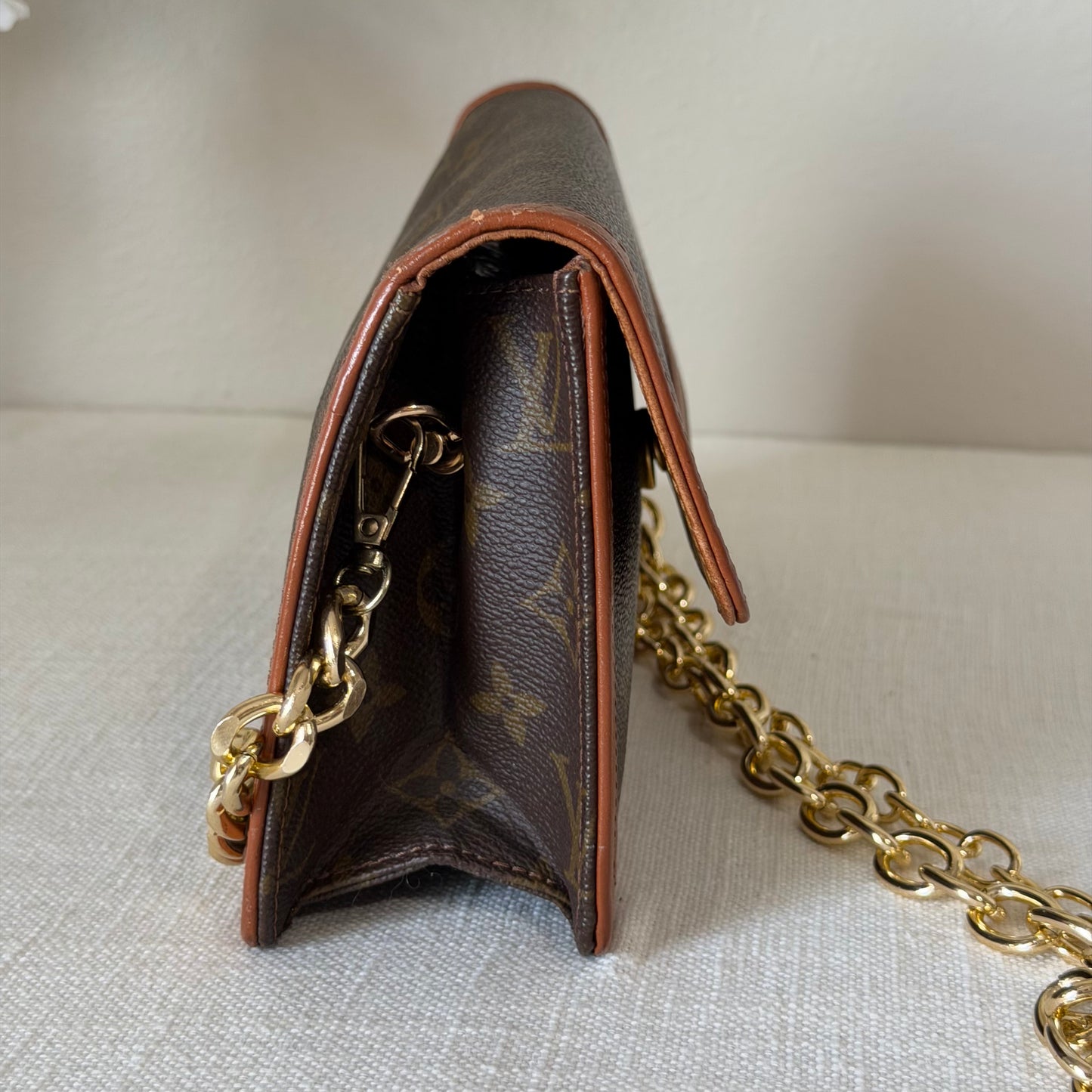 Authentic Louis Vuitton 1982 Monogram Pochette Dame Crossbody