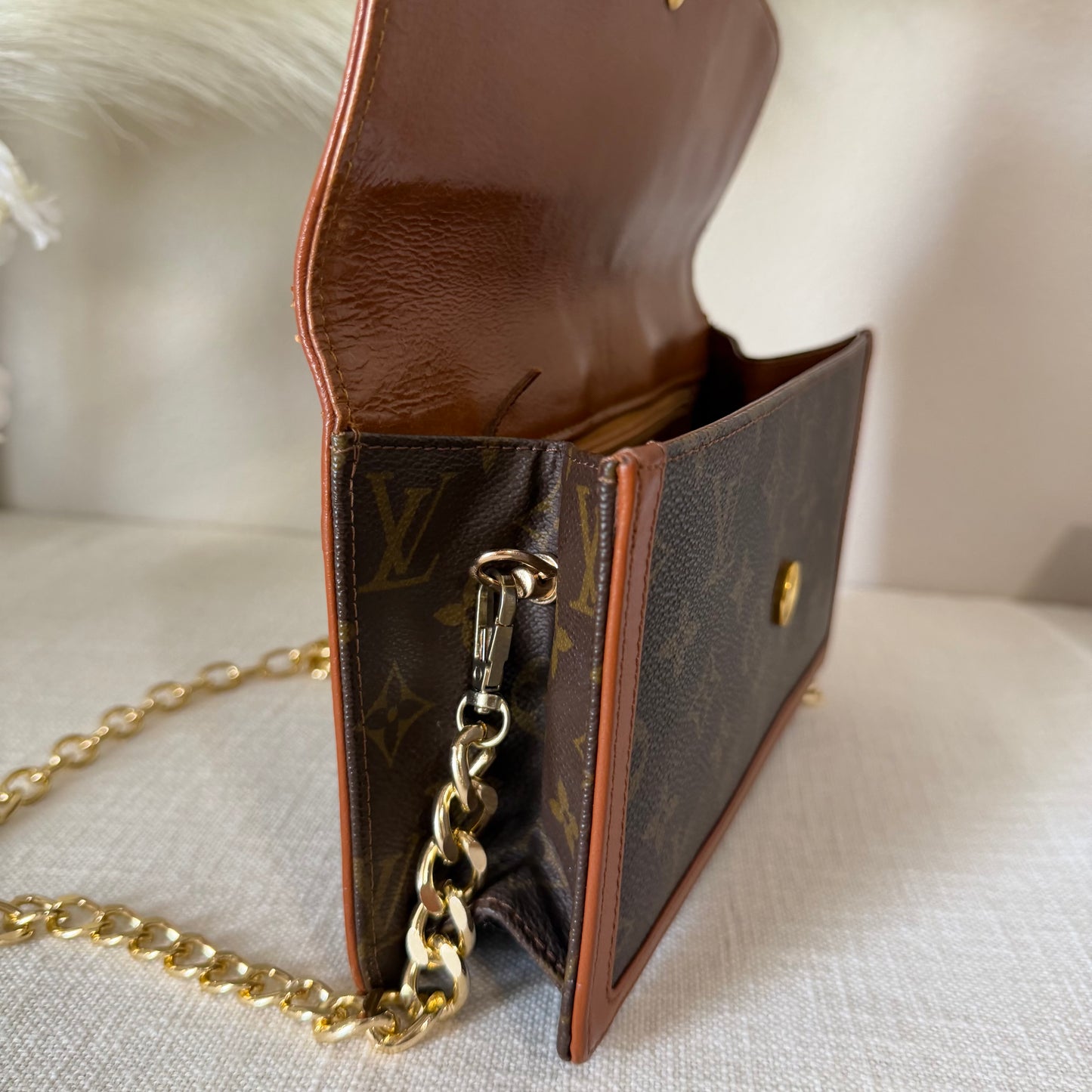Authentic Louis Vuitton 1982 Monogram Pochette Dame Crossbody