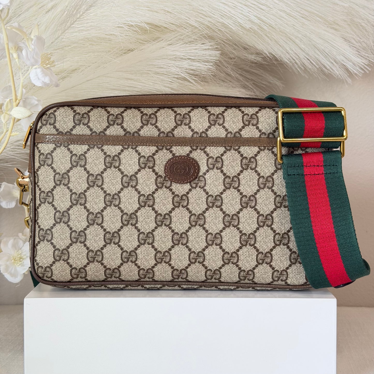 Authentic GUCCI Supreme Canvas Clutch Crossbody